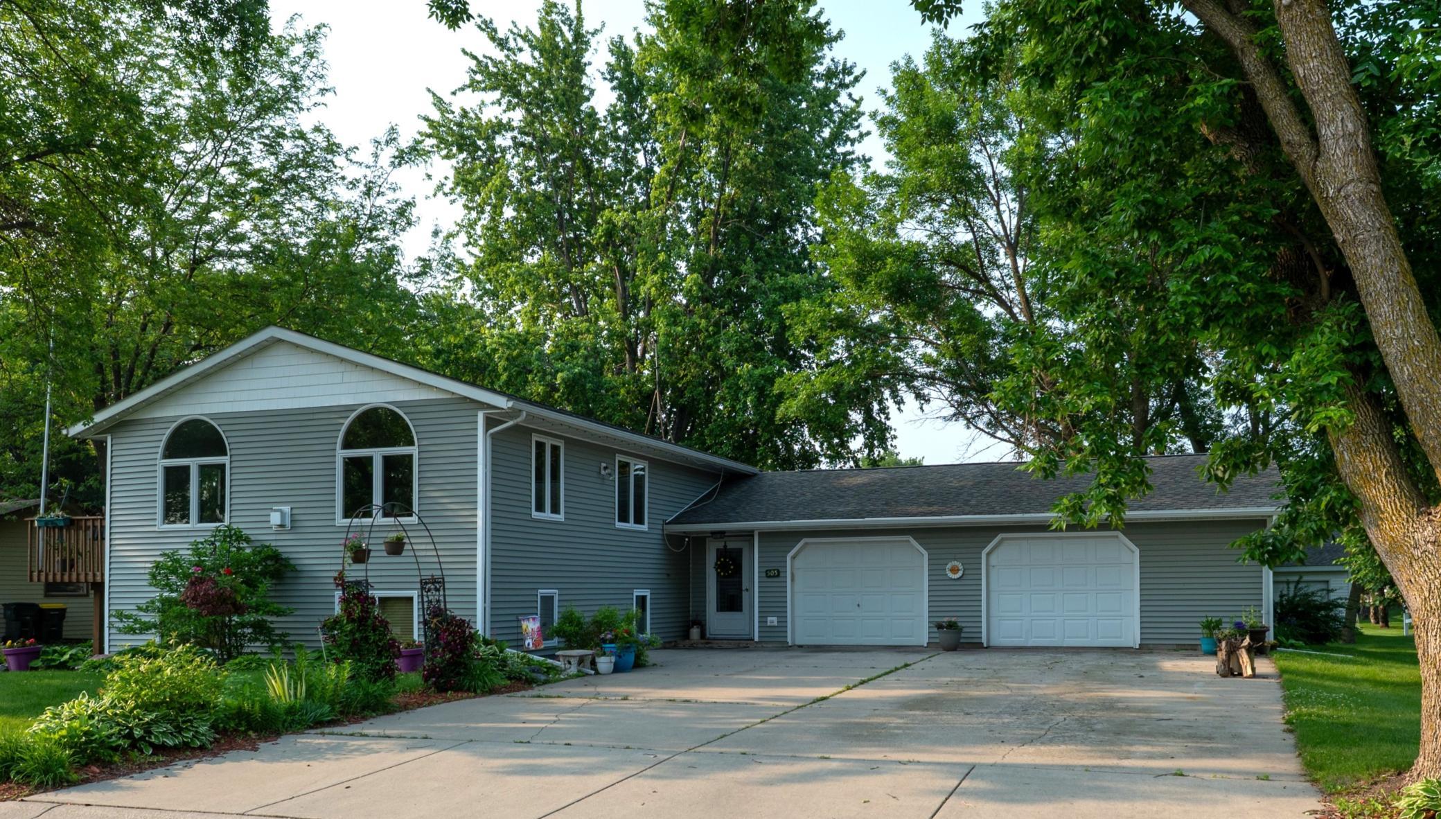 505 1st Ave, Raymond, MN 56282