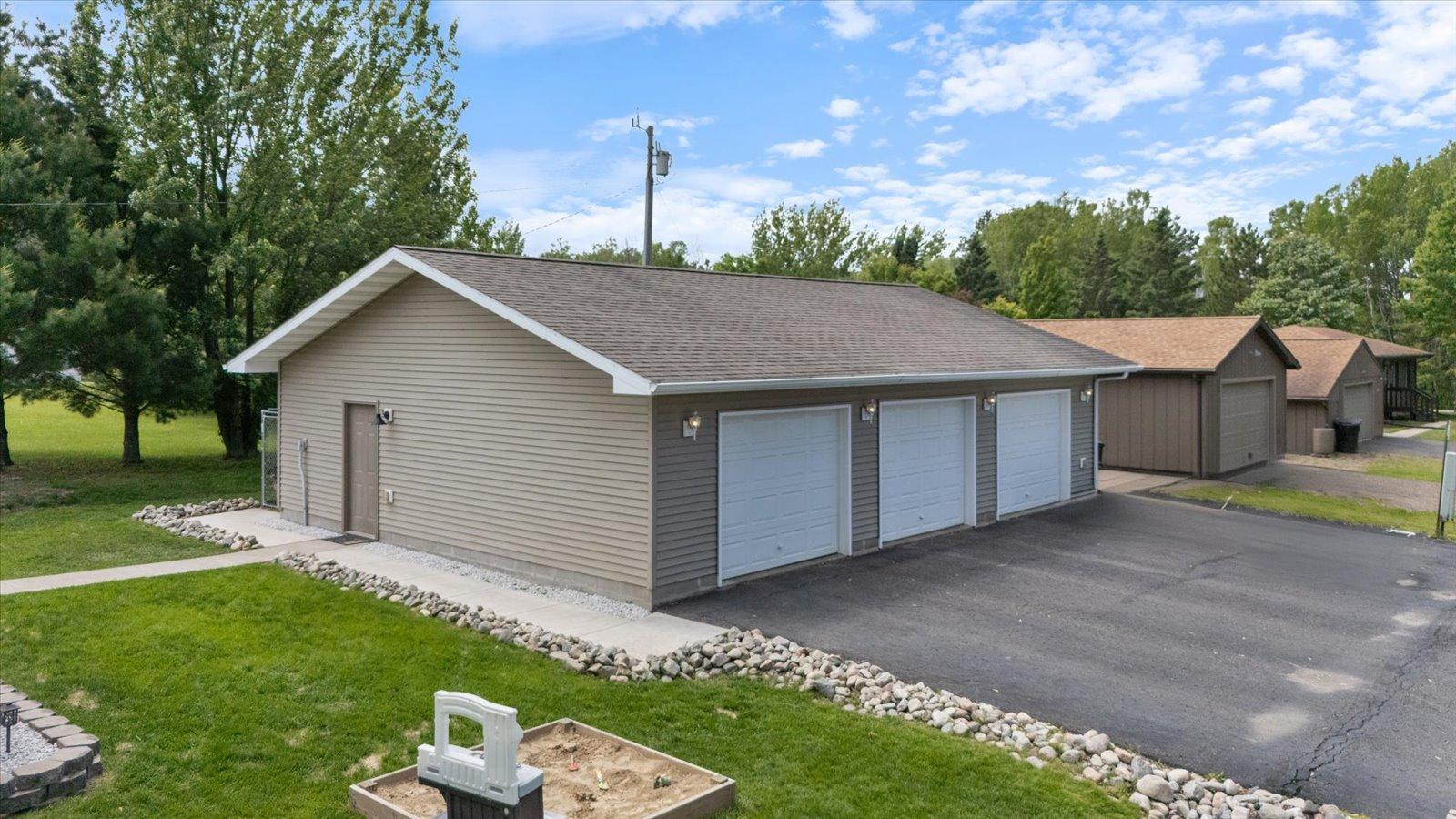 201 17th Ave W, Eveleth, MN 55734