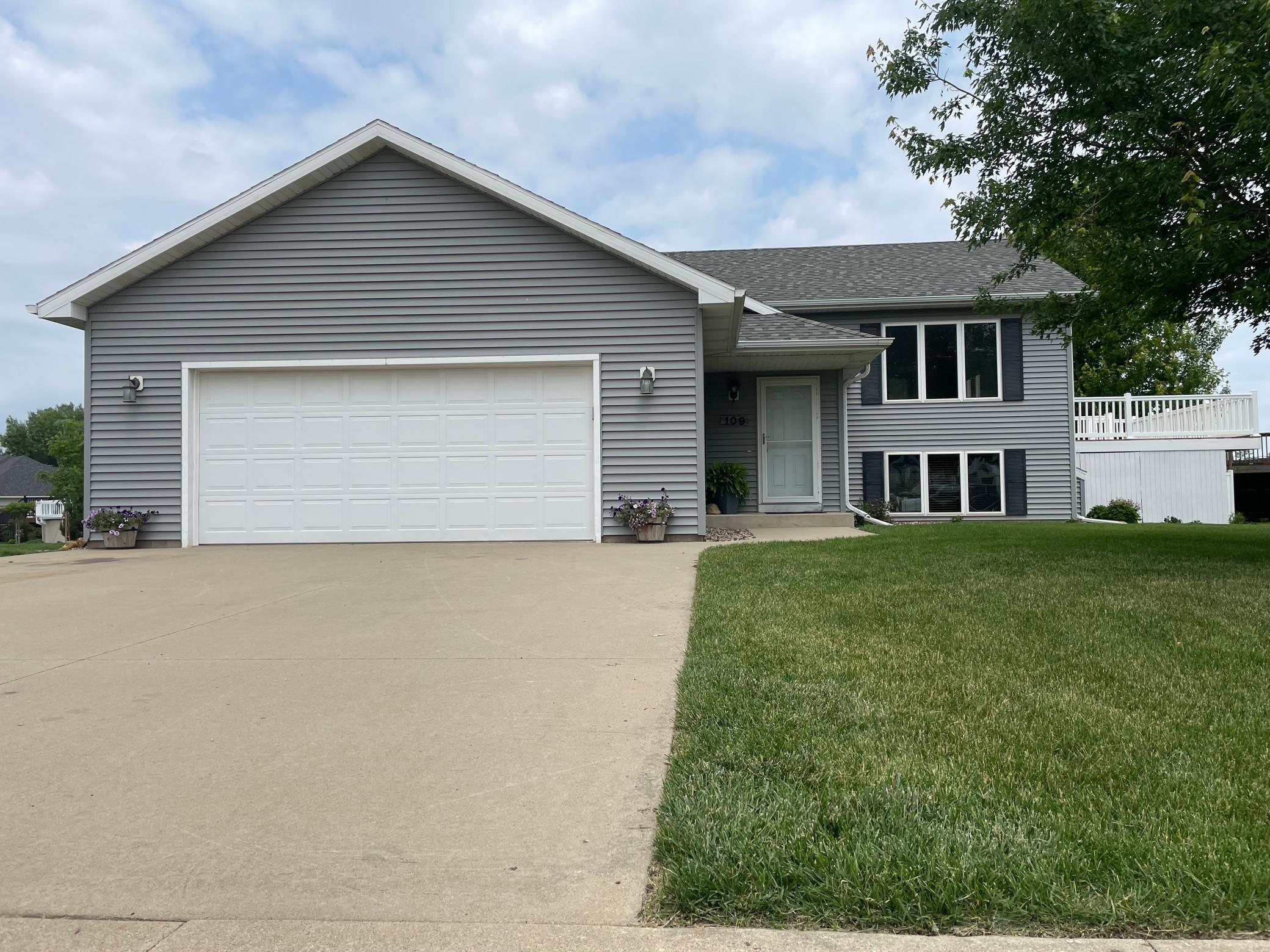 109 Lincoln Dr NE, Racine, MN 55967