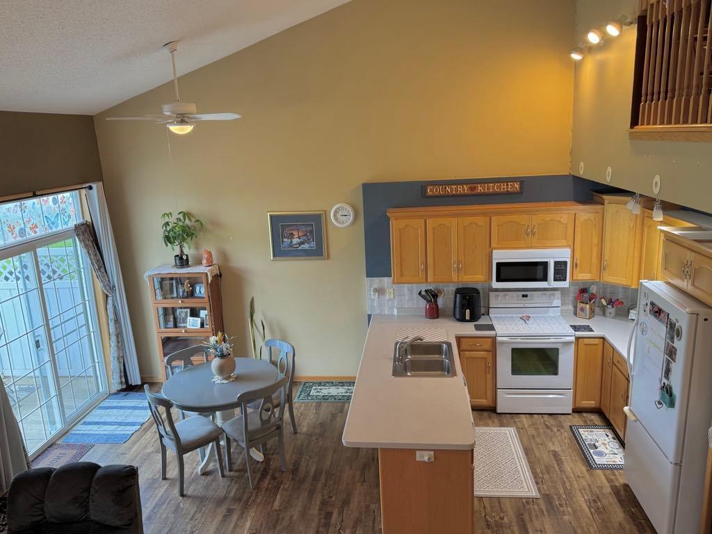 110 Glenshire Blvd S, Watkins, MN 55389