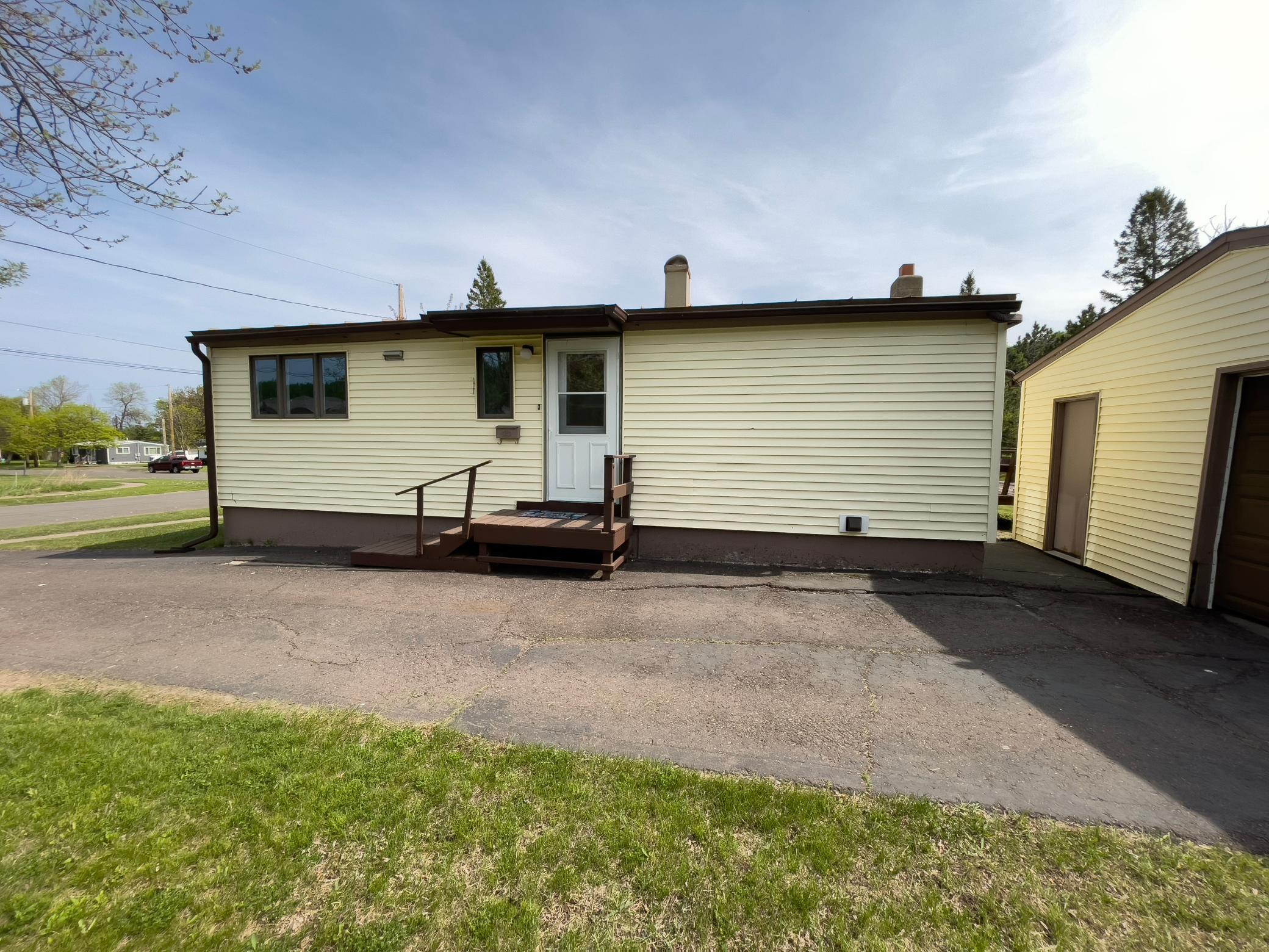 41 Bell Cir, Silver Bay, MN 55614
