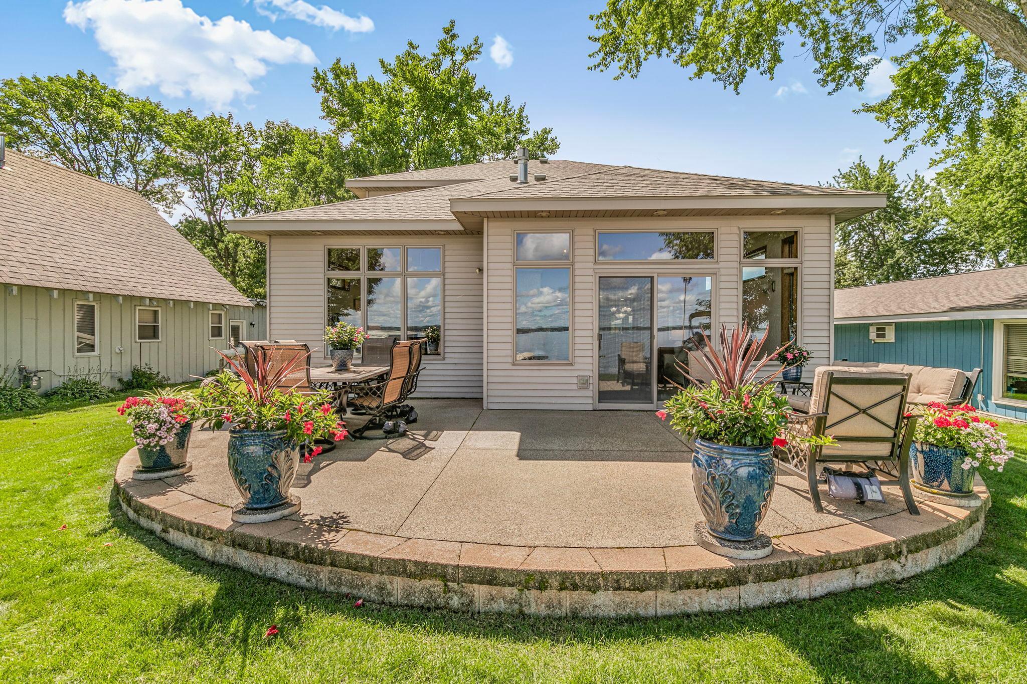 11448 Indian Beach Rd, Spicer, MN 56288