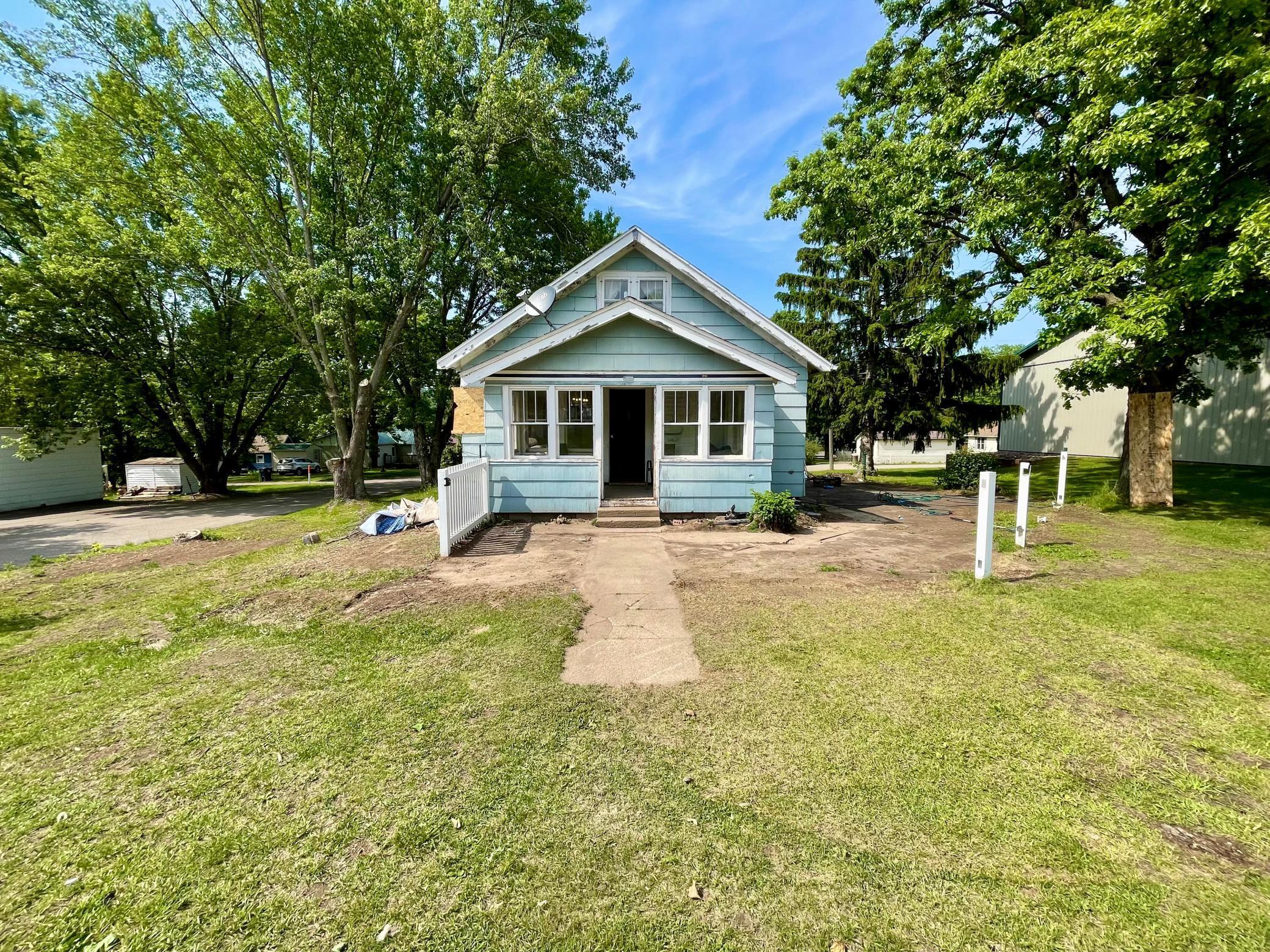 306 E Race Ave, Elmwood, WI 54740