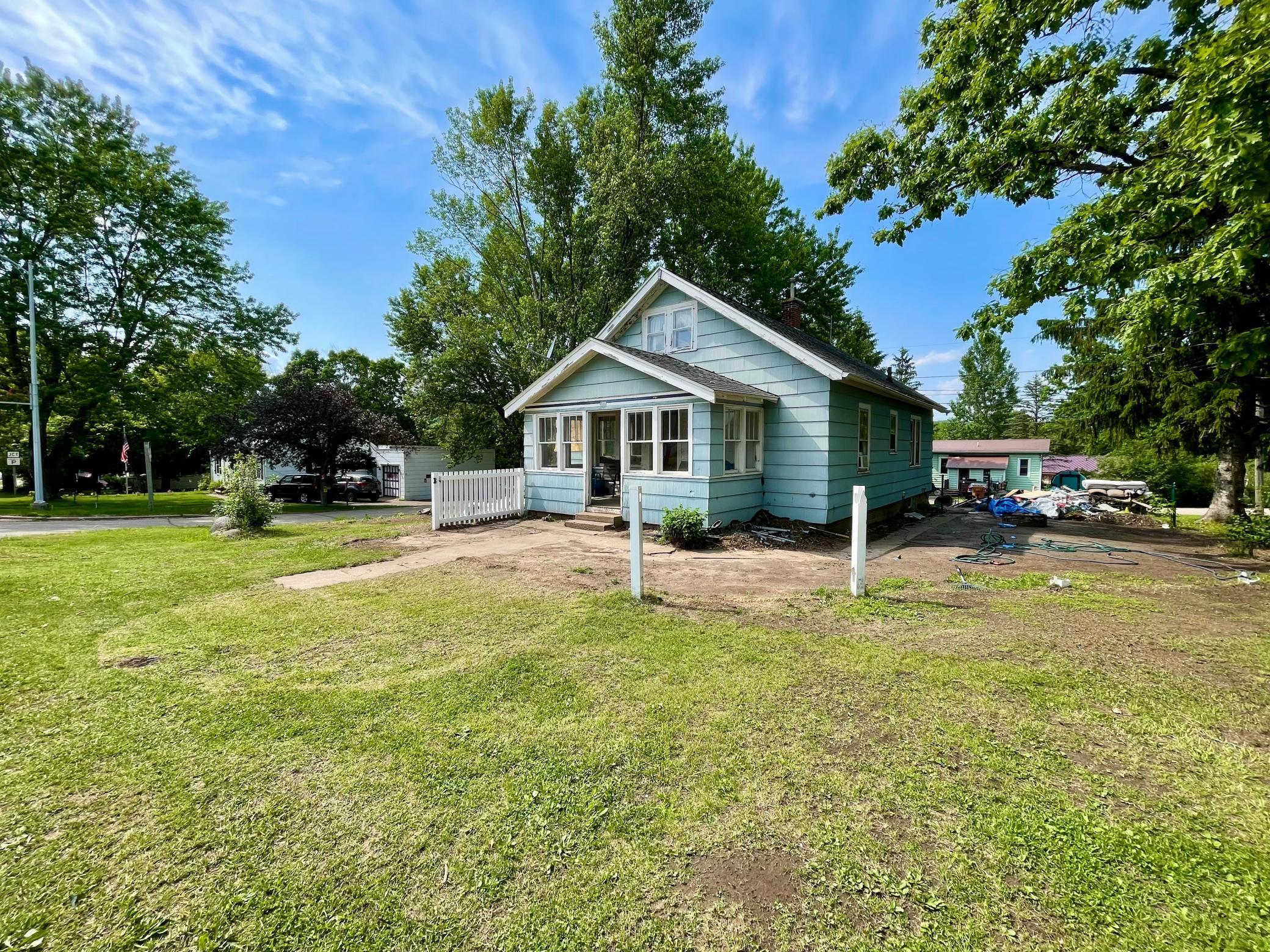 306 E Race Ave, Elmwood, WI 54740