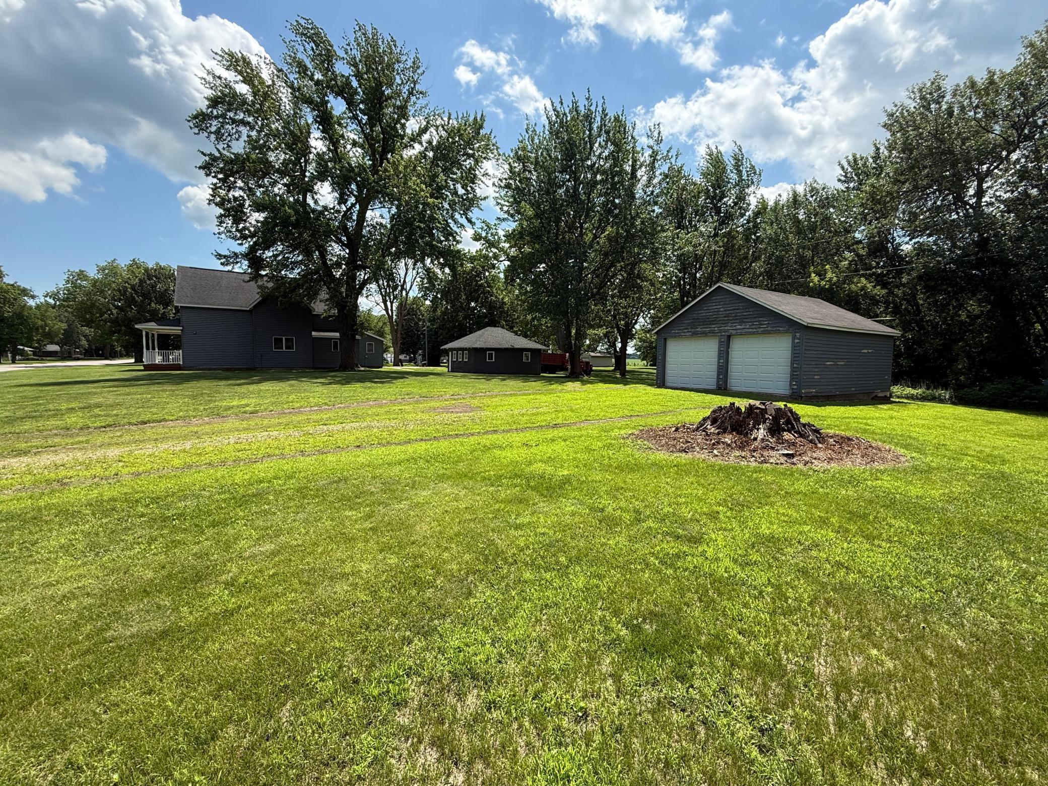 681 8th St, Walnut Grove, MN 56180