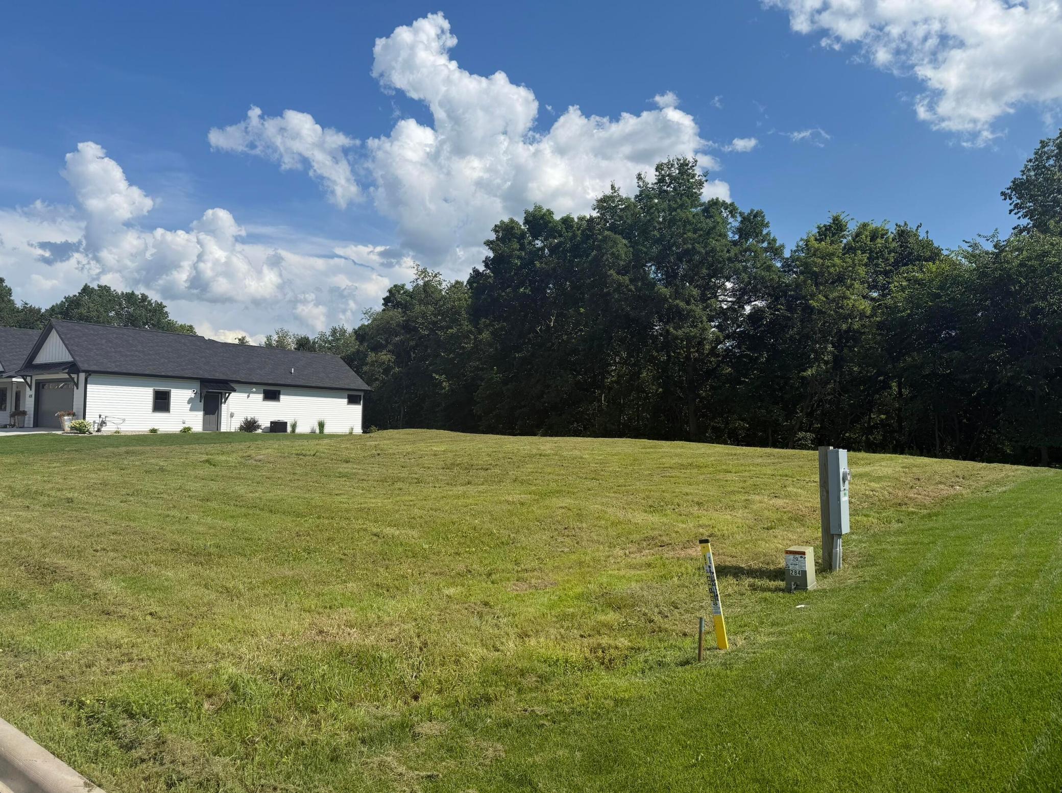 432 Backstretch Ct, La Crescent, MN 55947