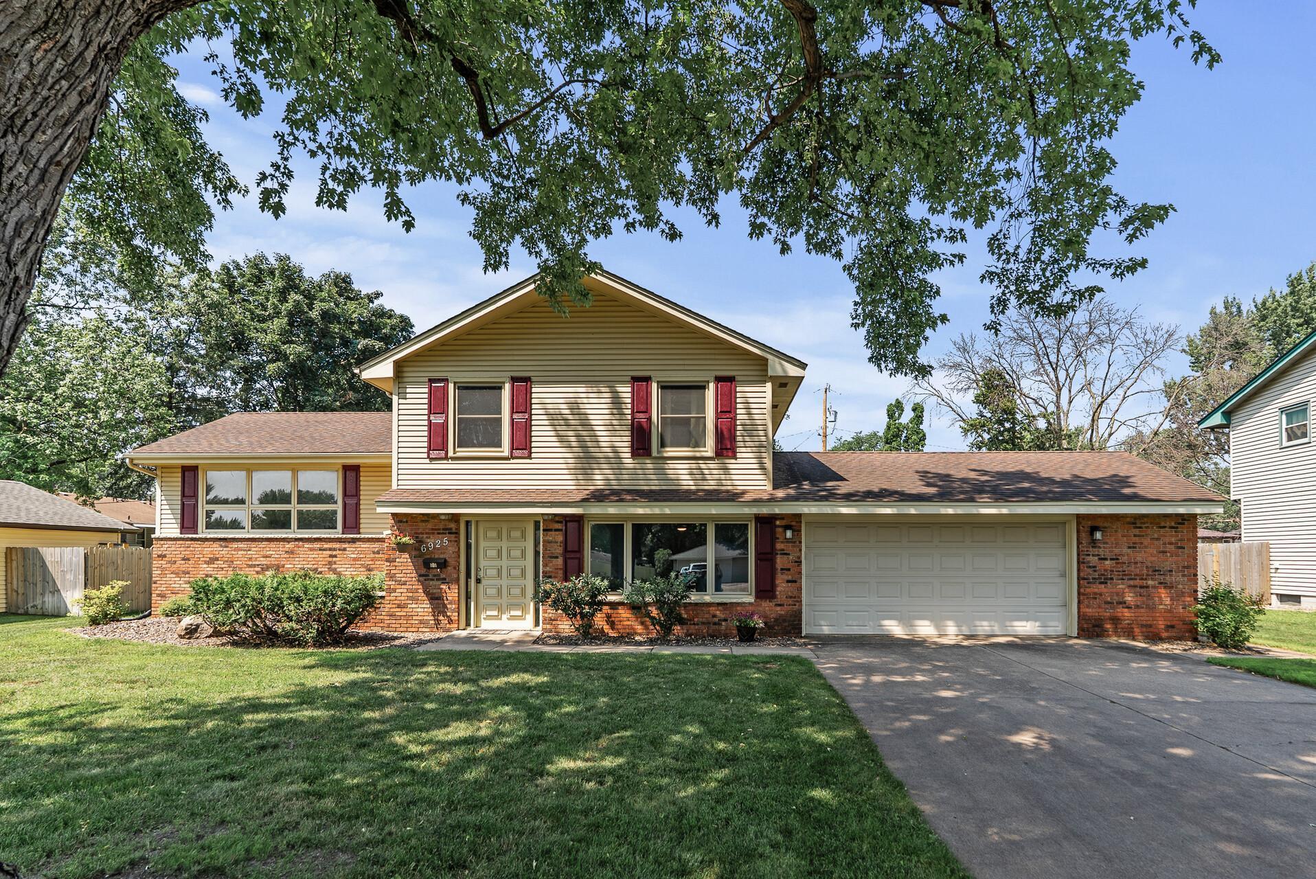 6925 Colorado Ave N, Brooklyn Park, MN 55429