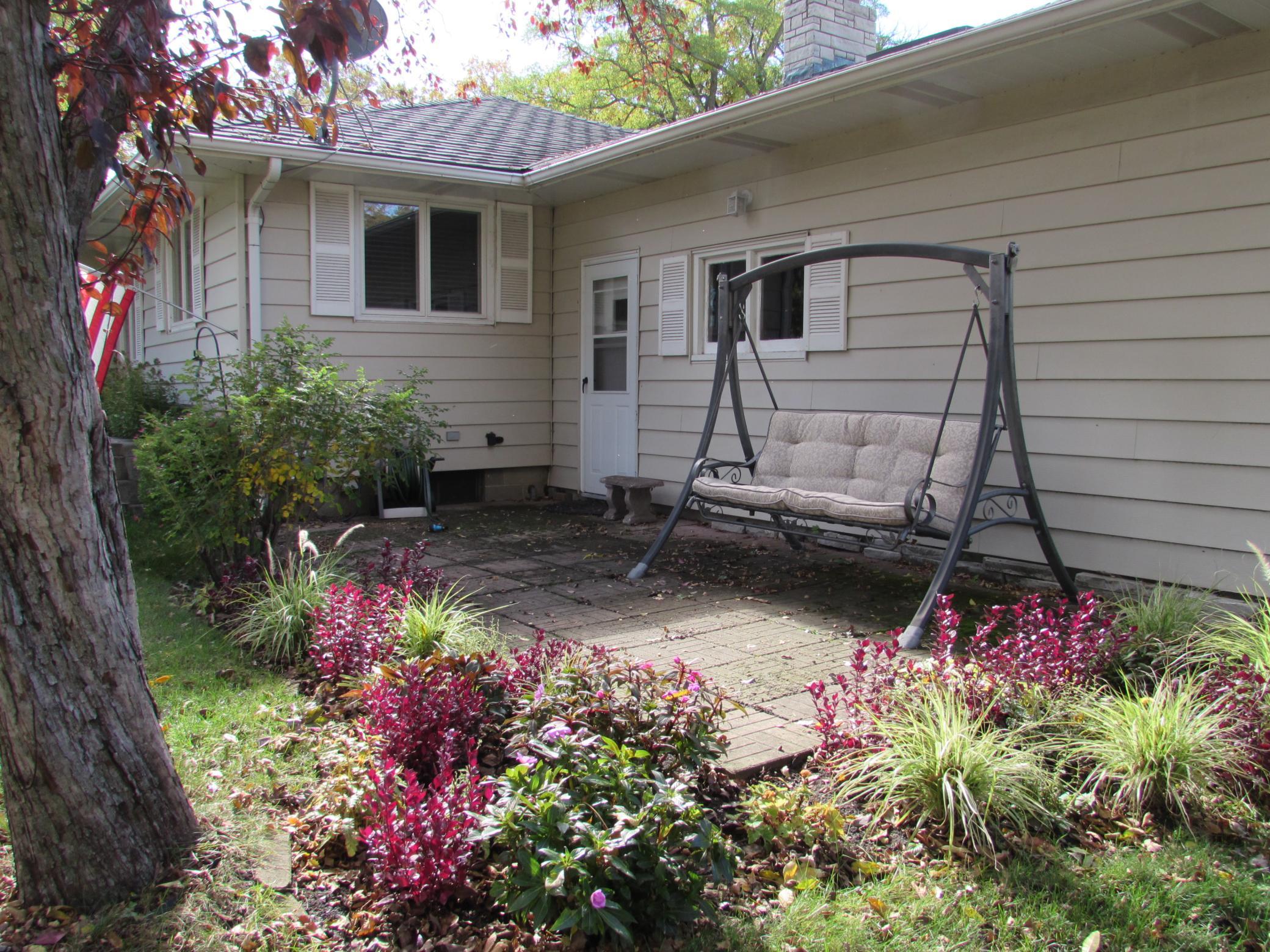 1317 Beach Pl, Fairmont, MN 56031