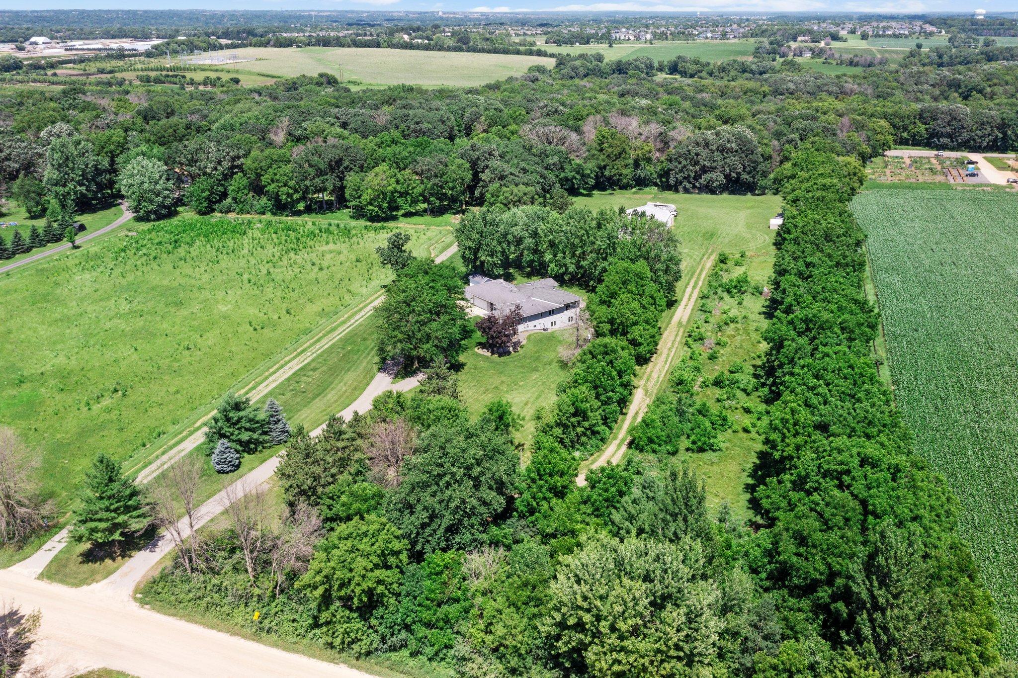 11512 Dale Rd, Woodbury, MN 55129