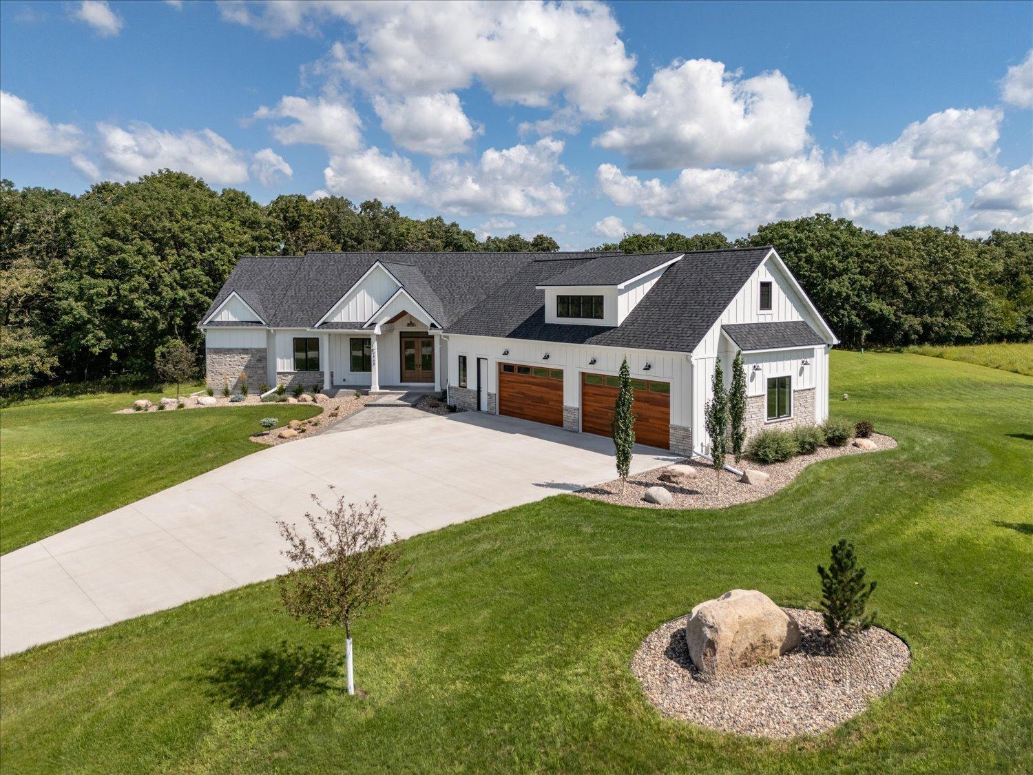 4868 Royal Oaks Cir SW, Rochester, MN 55902
