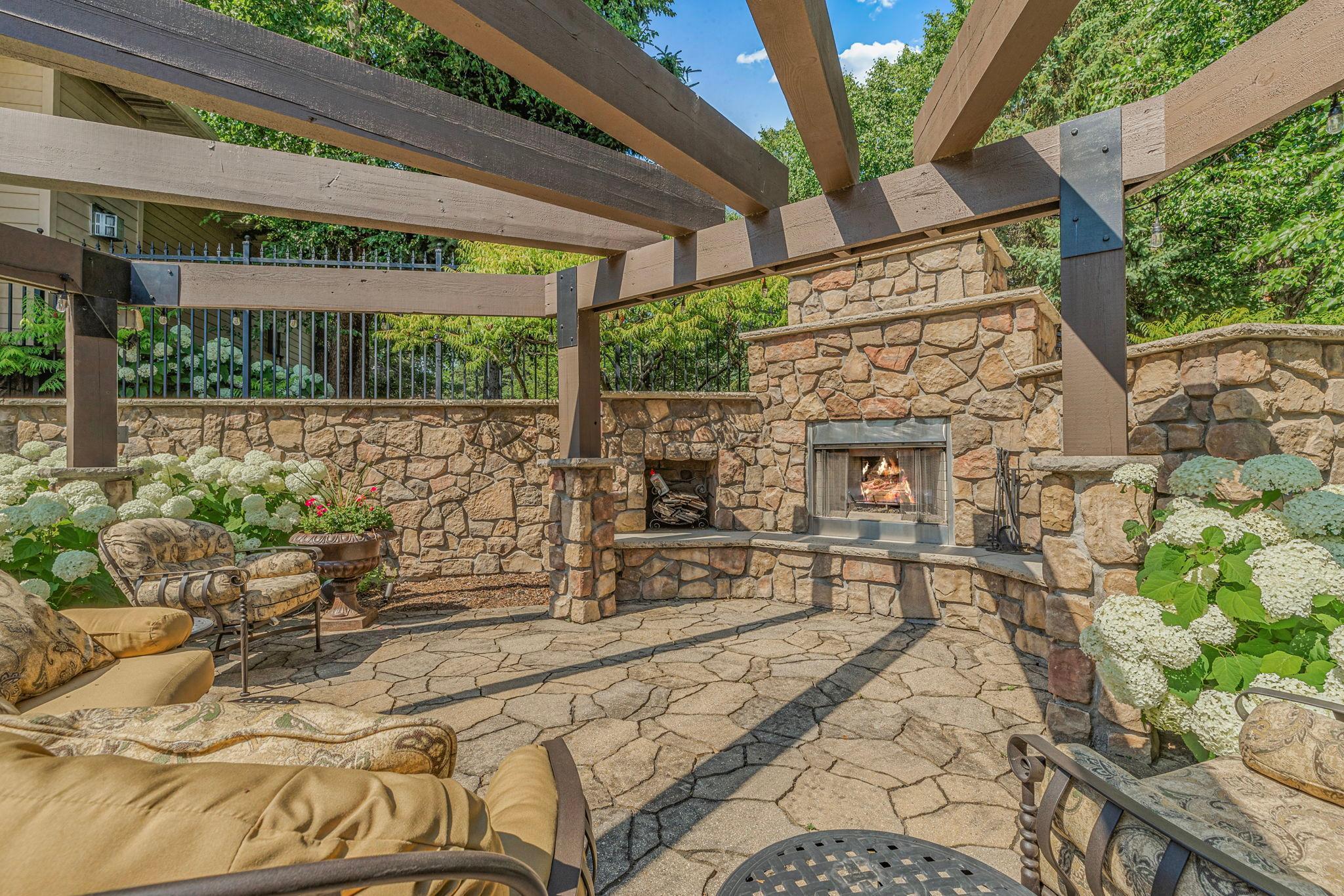 2255 Chelmsford Ln, Saint Cloud, MN 56301