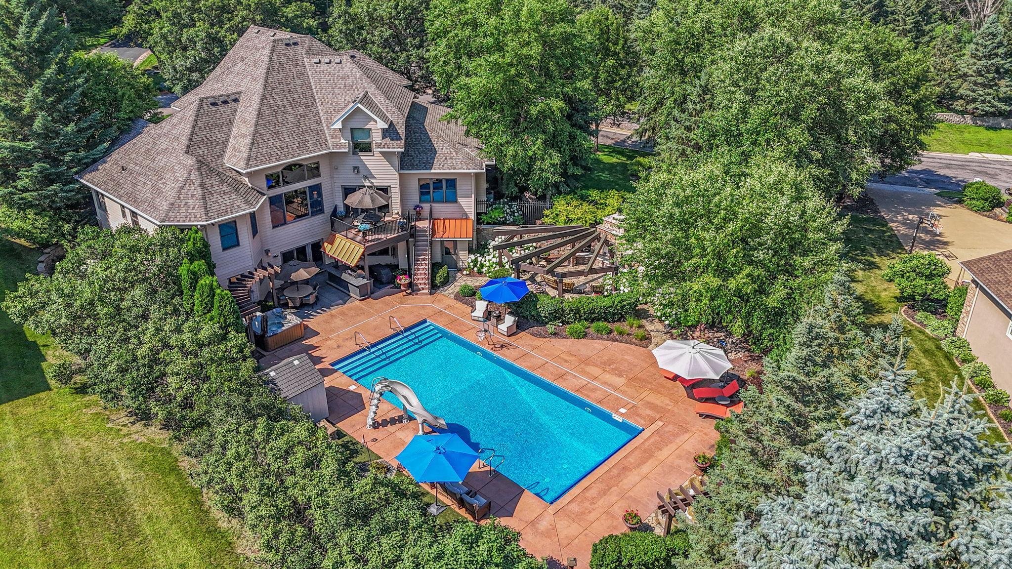 2255 Chelmsford Ln, Saint Cloud, MN 56301