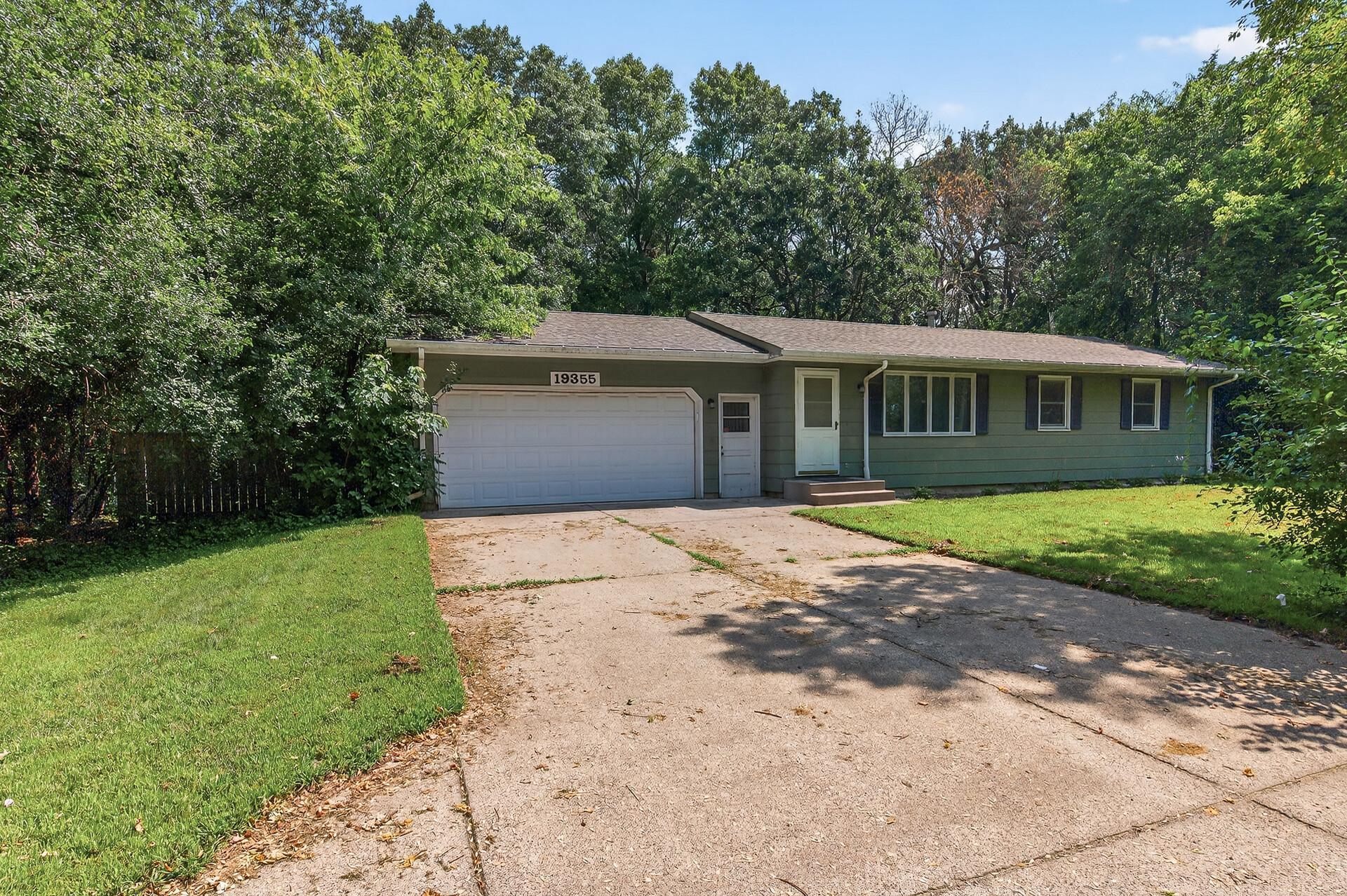 19355 University Ave, East Bethel, MN 55011