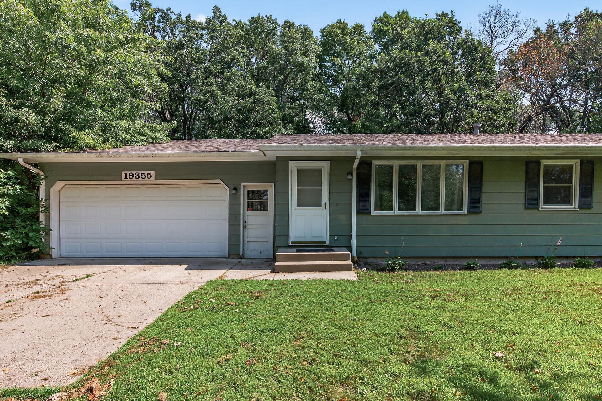 19355 University Ave, East Bethel, MN 55011