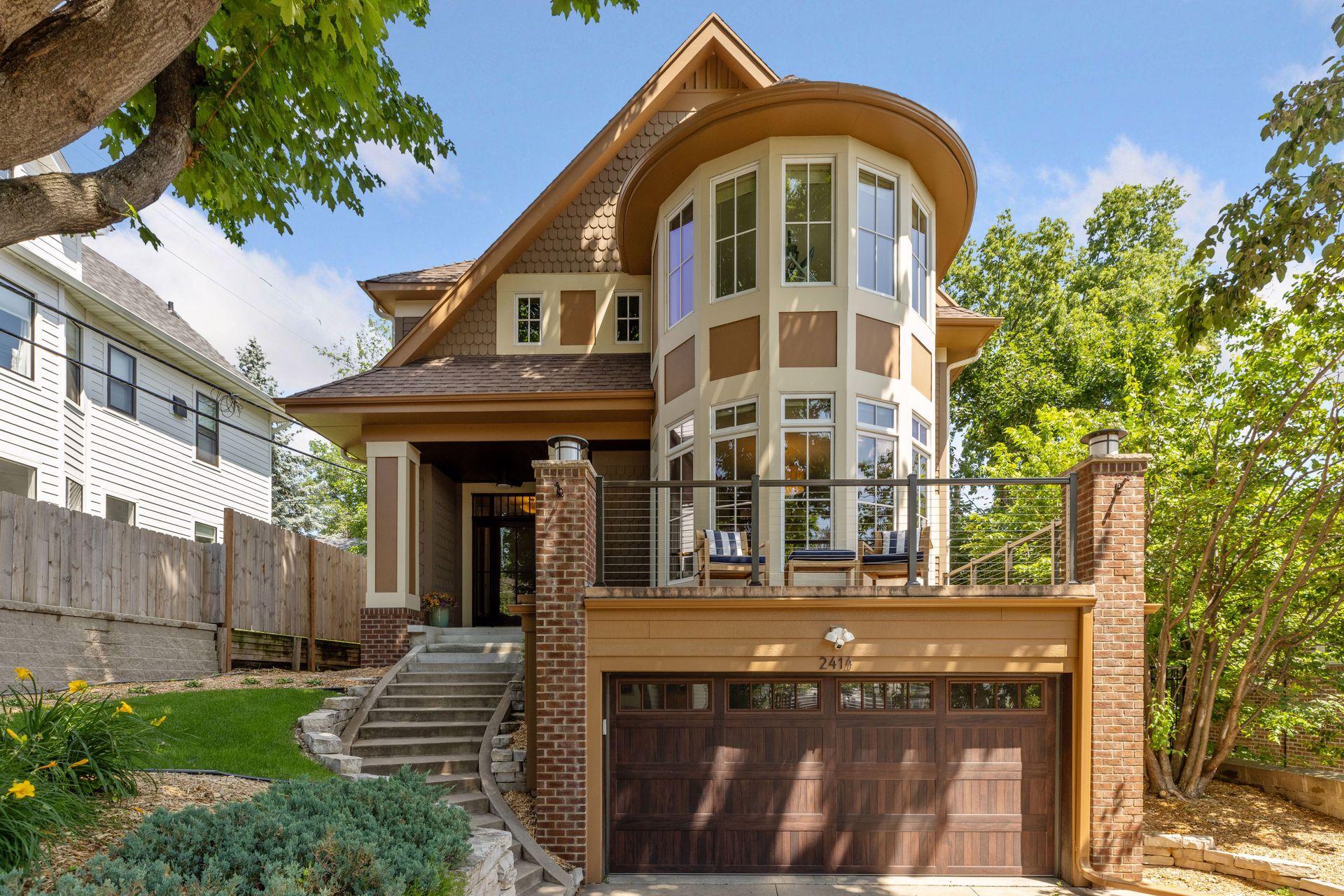 2414 W 42nd St, Minneapolis, MN 55410