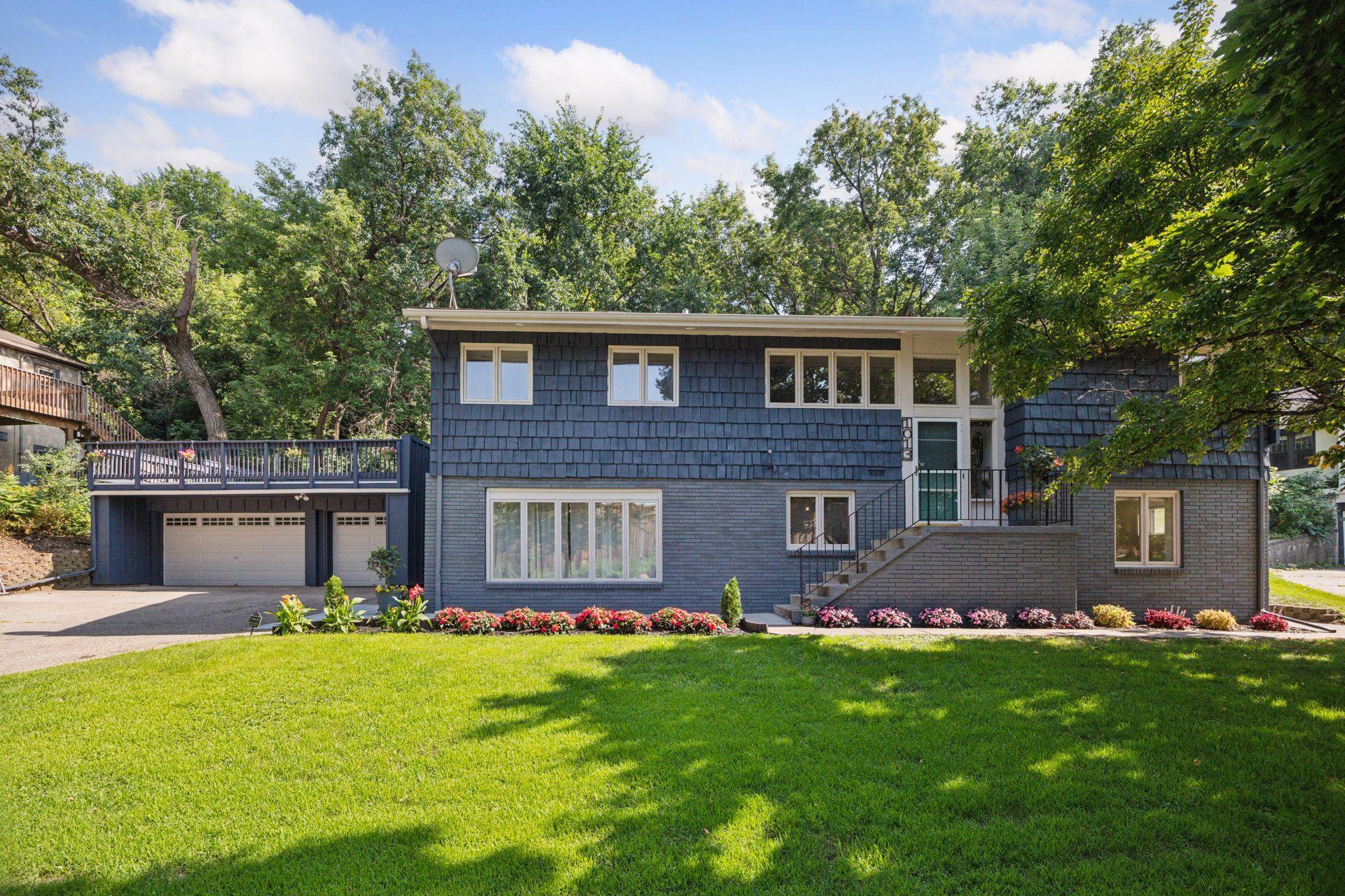 1013 Kenwood Pw, Minneapolis, MN 55403