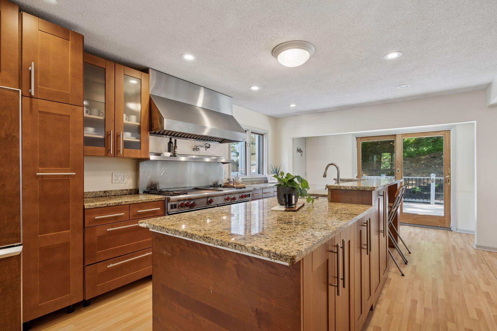 1013 Kenwood Pw, Minneapolis, MN 55403