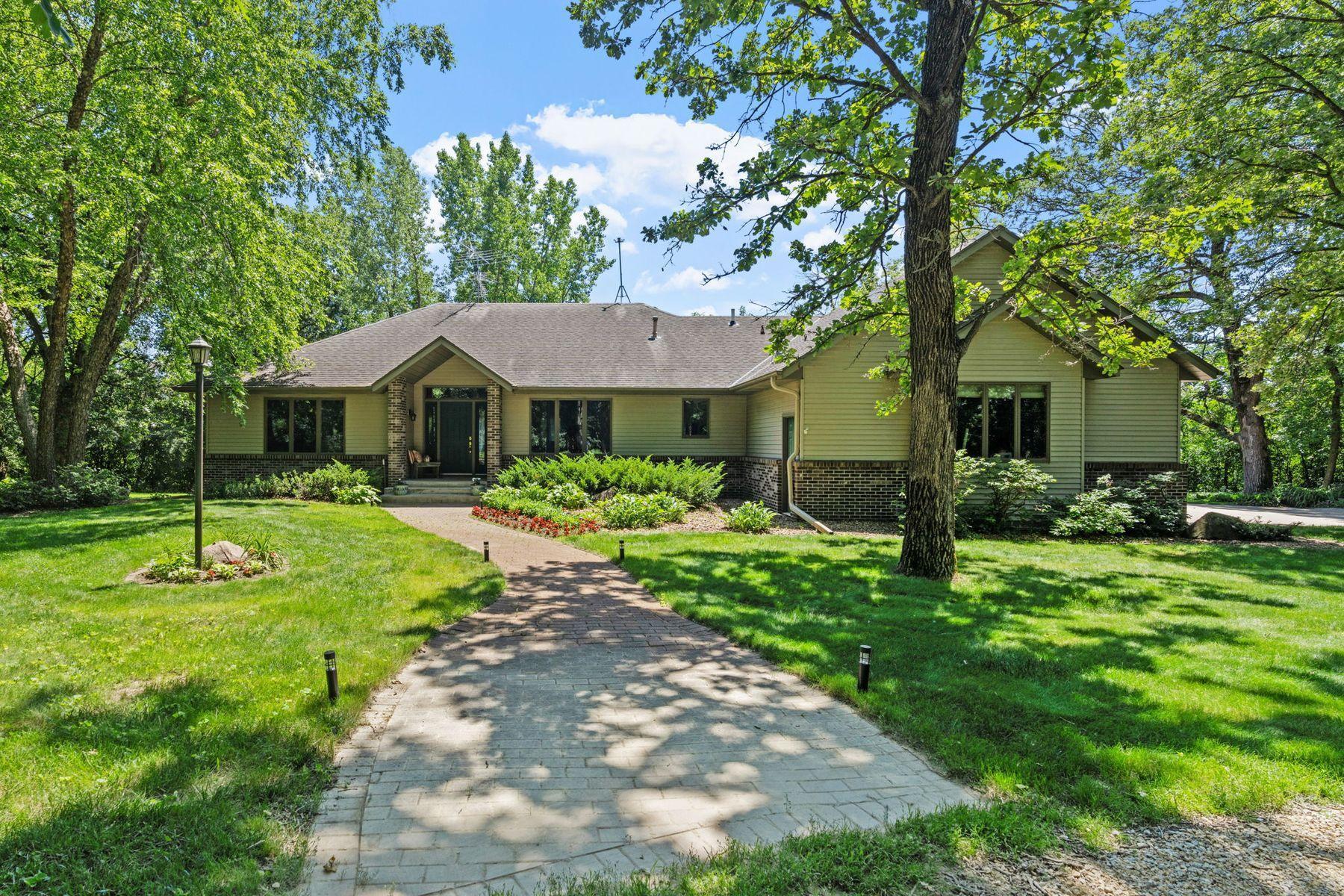 6 Deer Ridge Rd, Kenyon, MN 55946