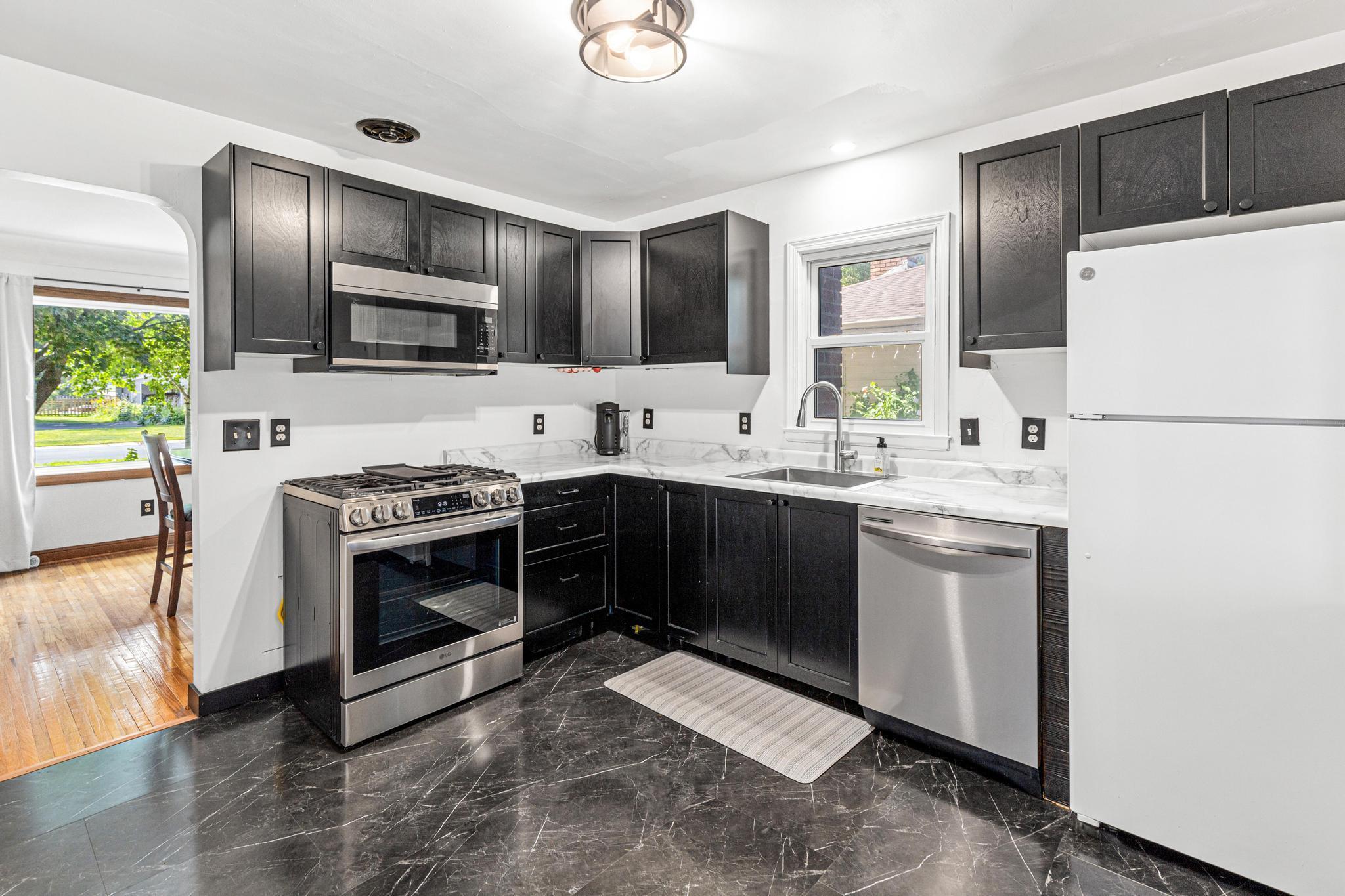 5670 Main St W, Maple Plain, MN 55359