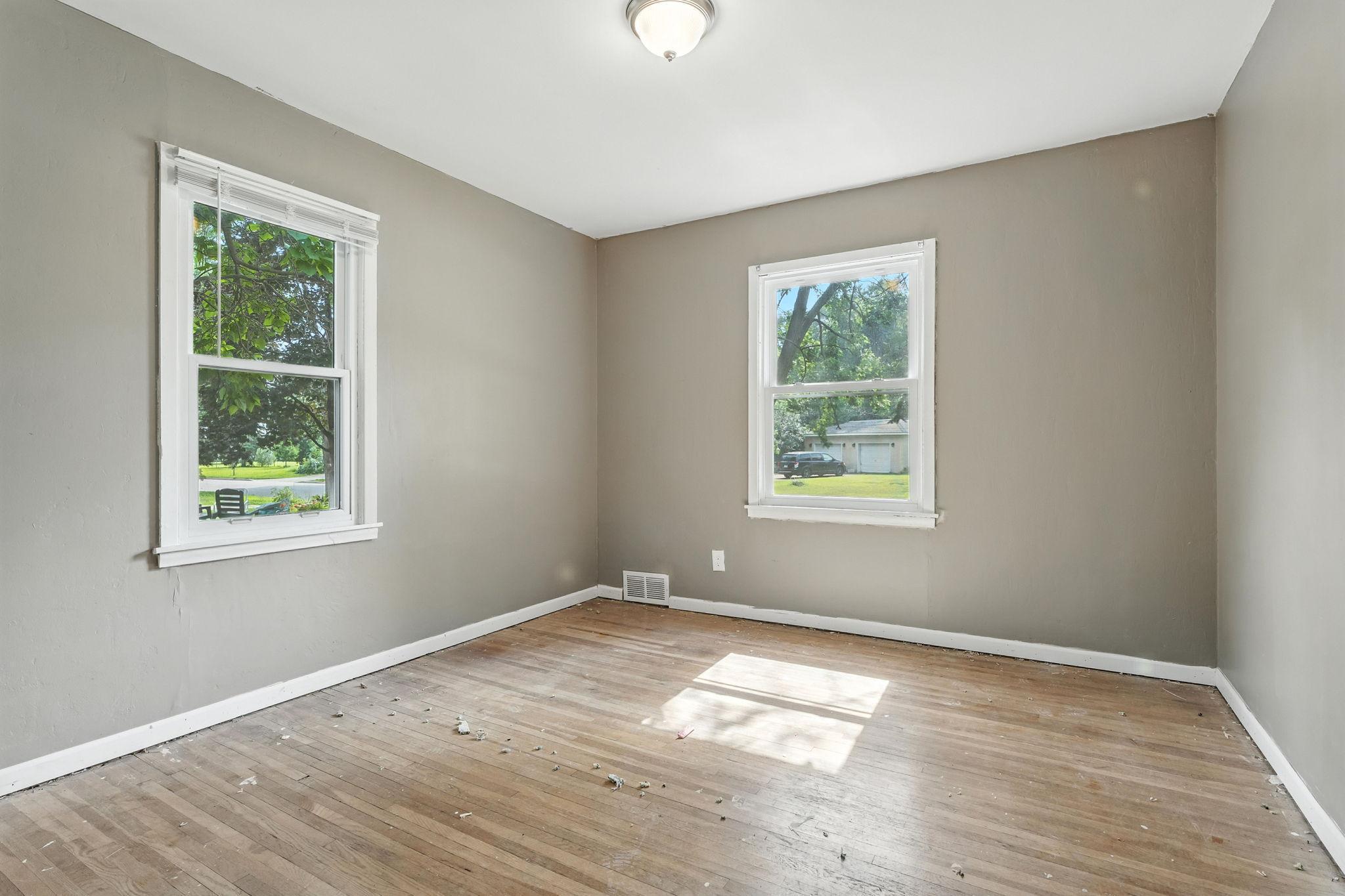 5660 Elmhurst Ave, Crystal, MN 55428