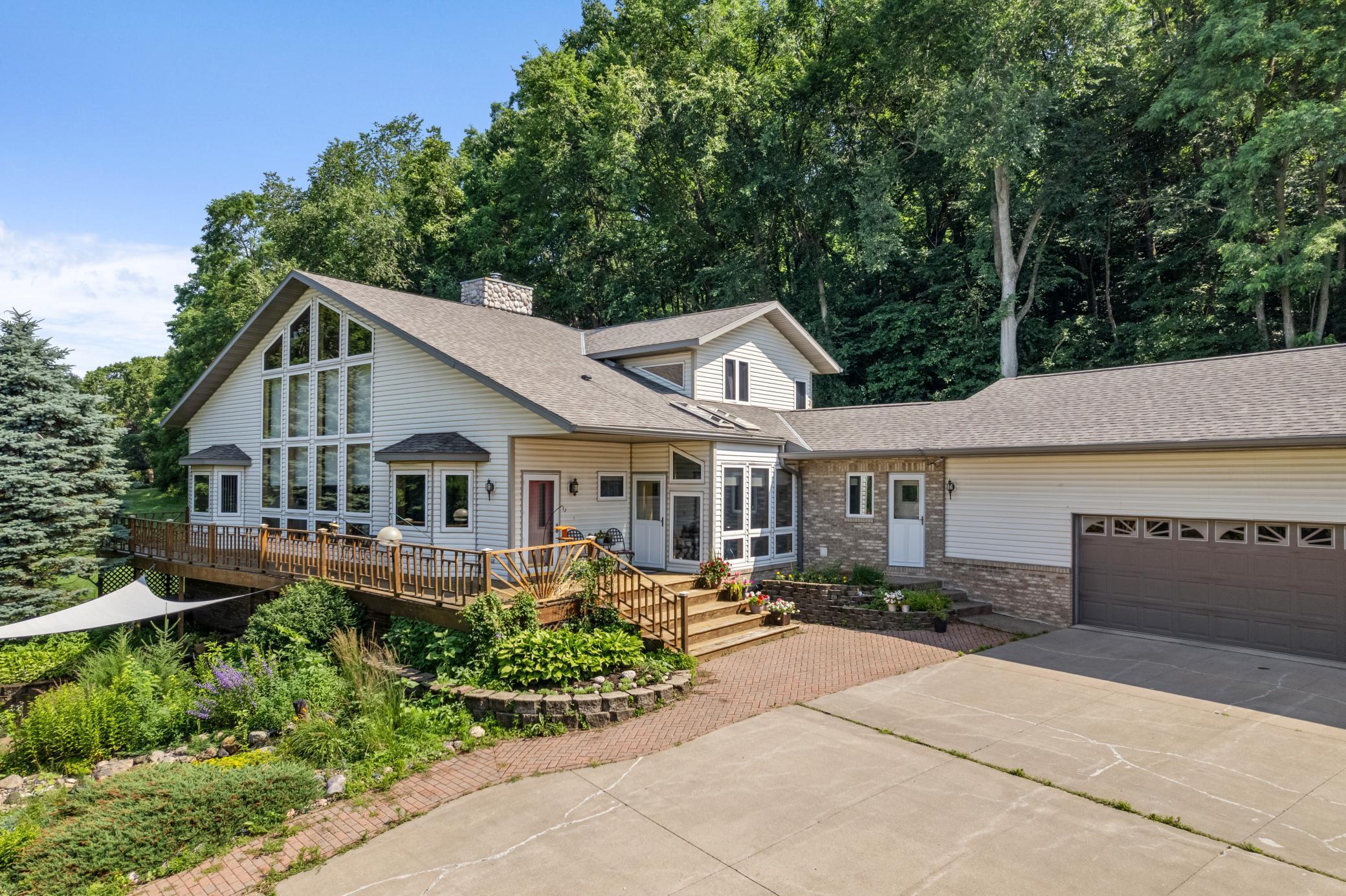 S3576 Sugar Maple Ln, Fountain City, WI 54629