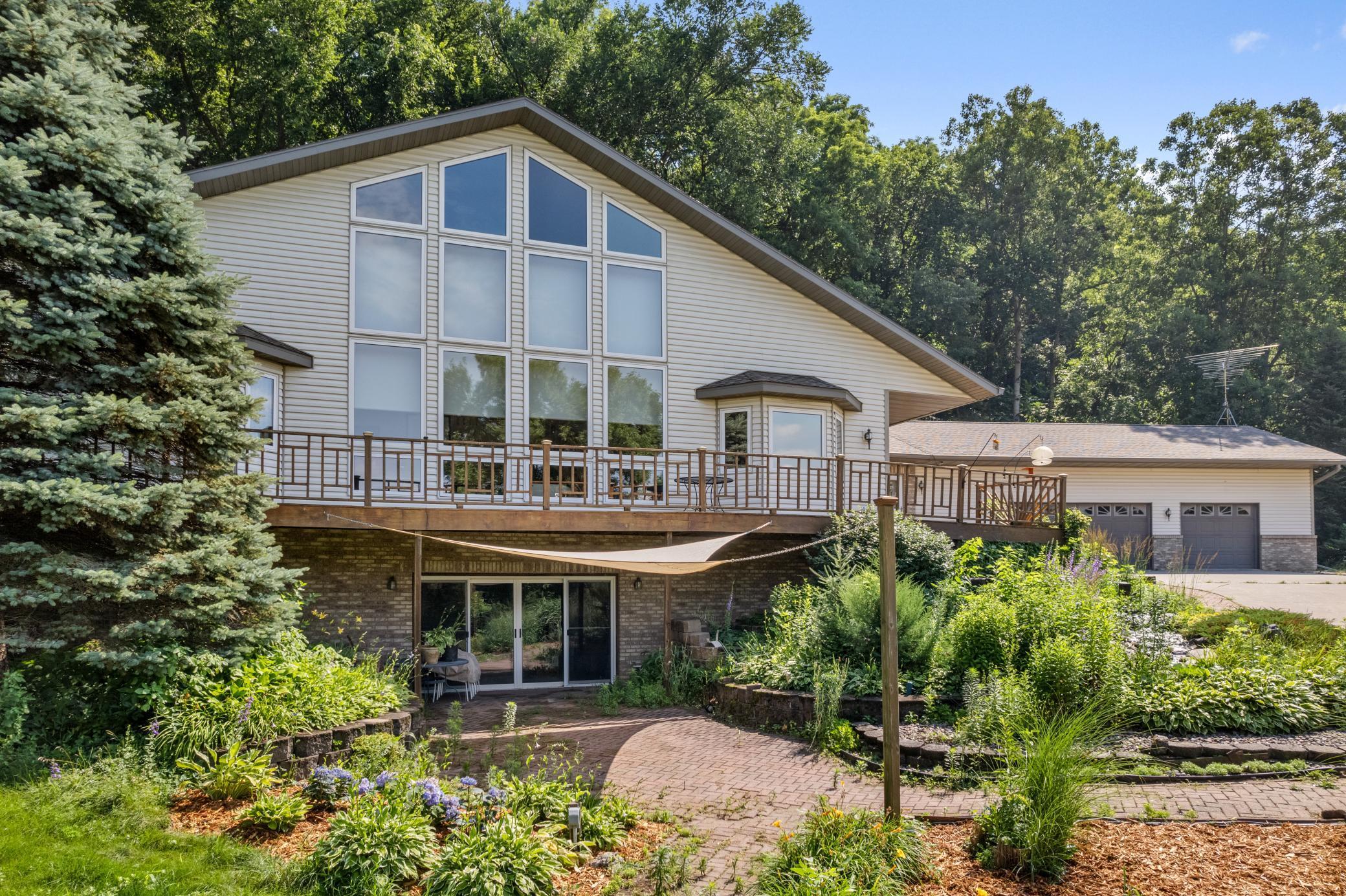 S3576 Sugar Maple Ln, Fountain City, WI 54629