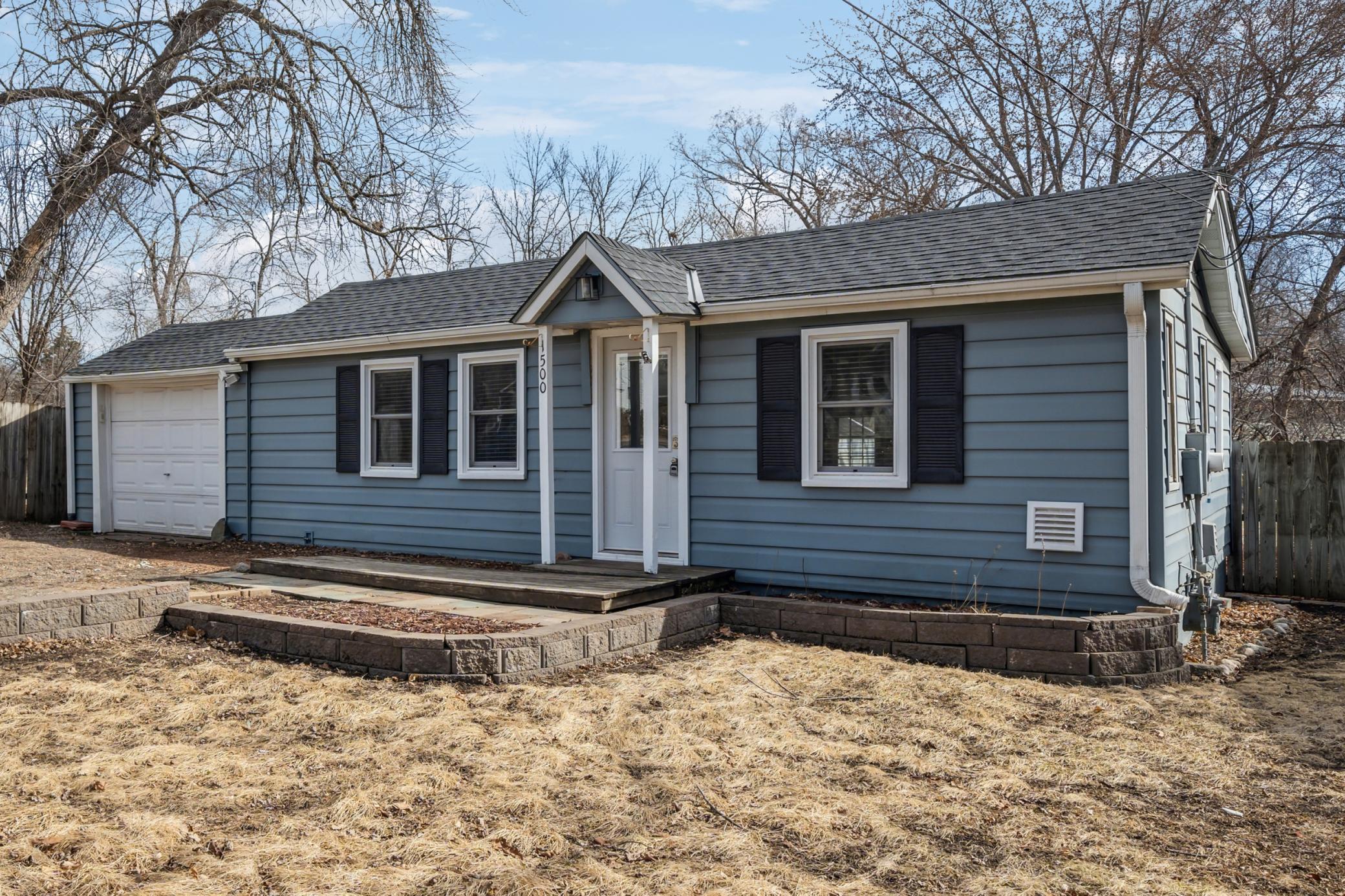 1500 Budd Ave, Maple Plain, MN 55359