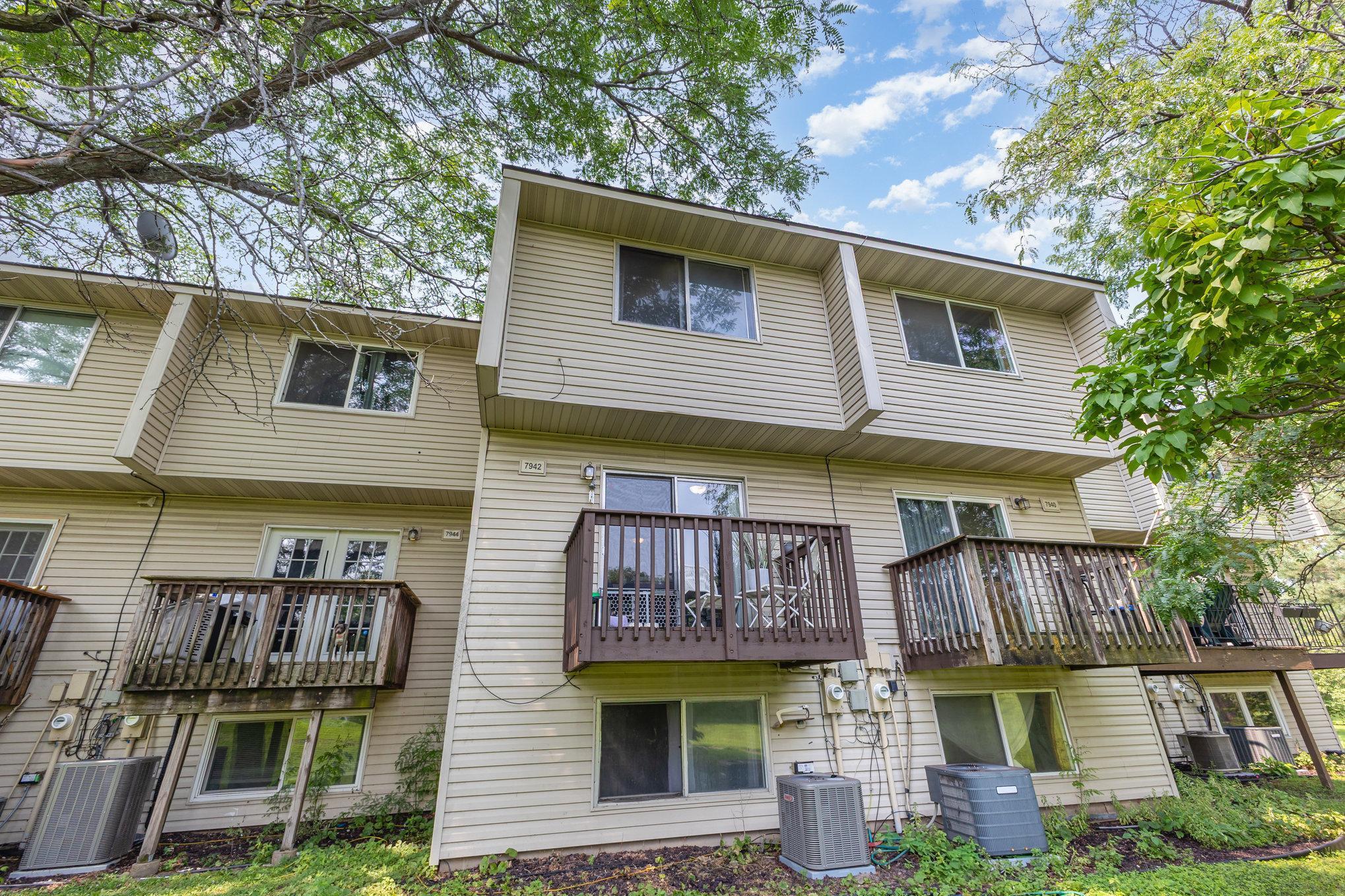 7942 Yates Ave N, Brooklyn Park, MN 55443