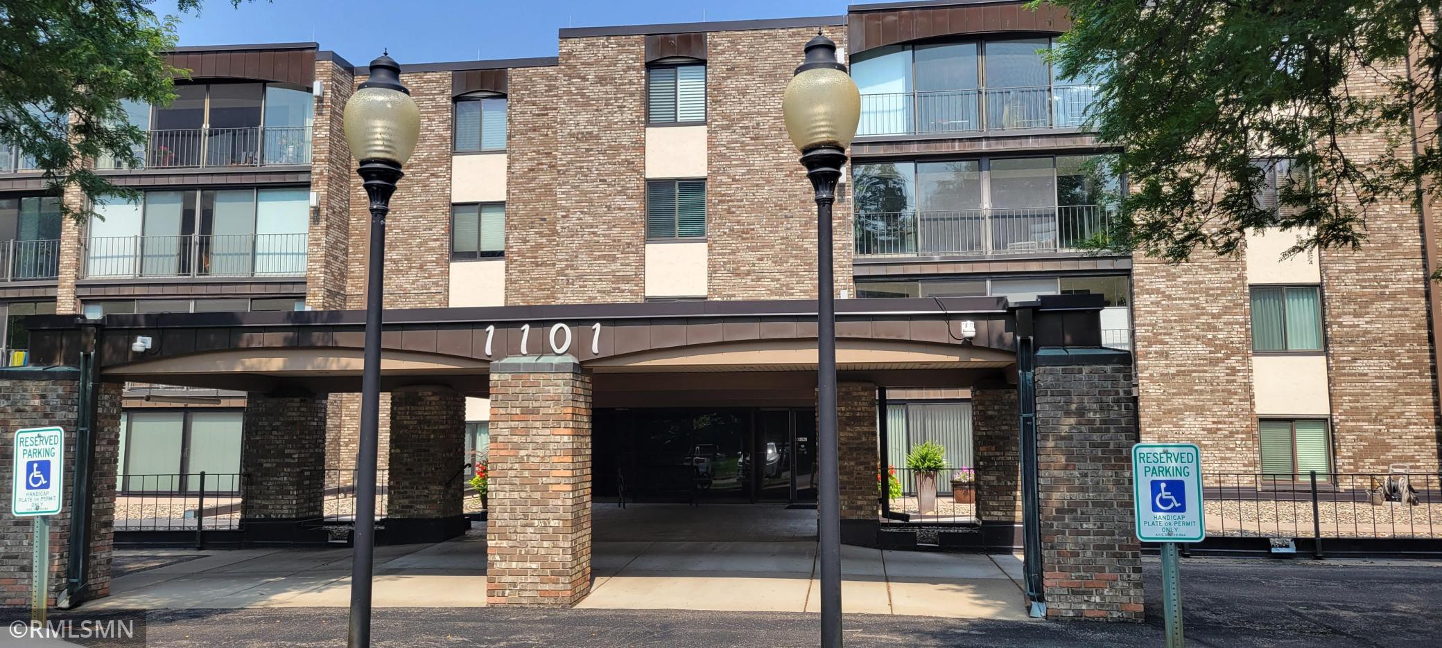 1101 Sibley Memorial Hw #301, Saint Paul, MN 55118