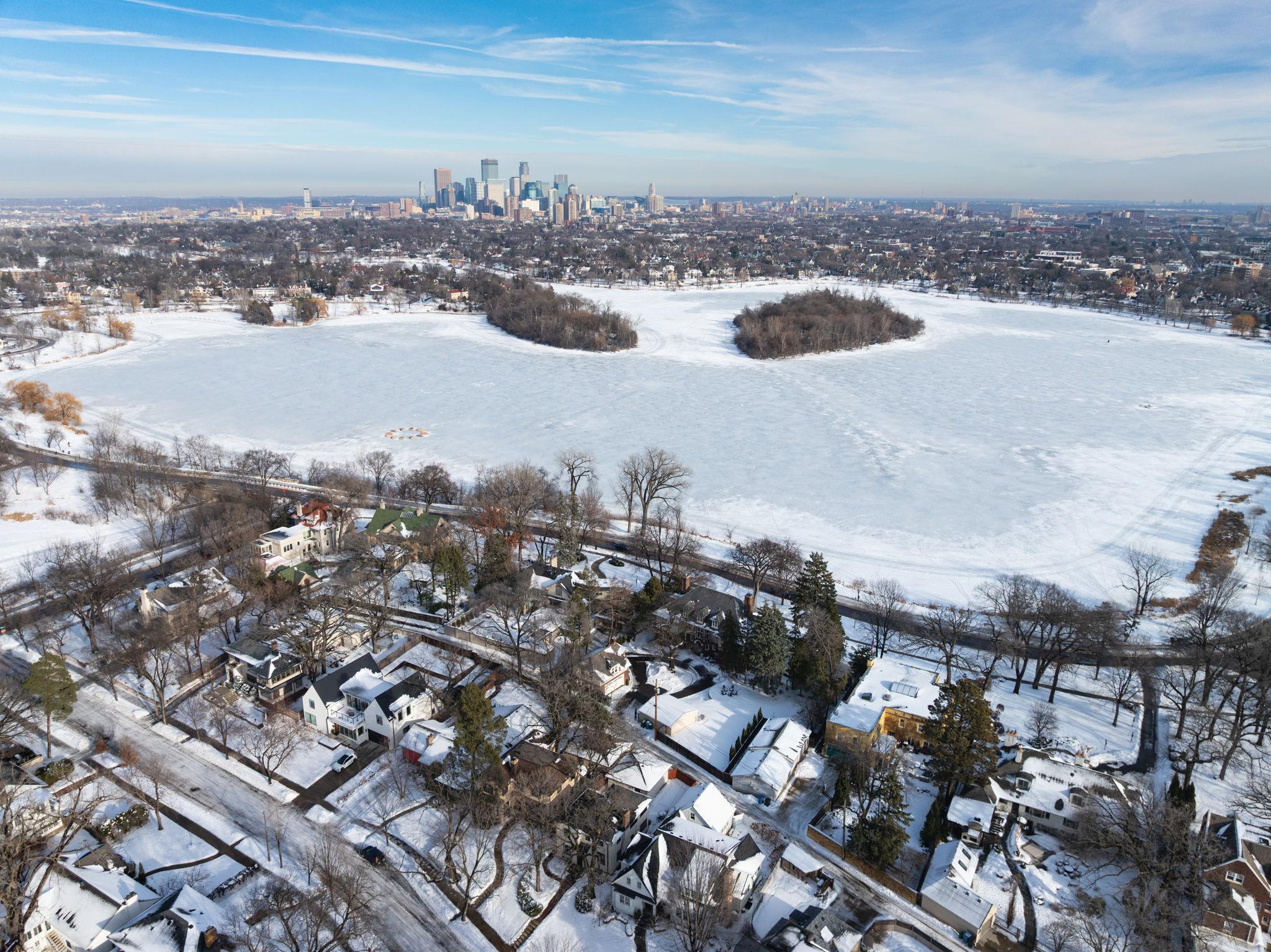 2740 W Lake Of The Isles Pw, Minneapolis, MN 55416