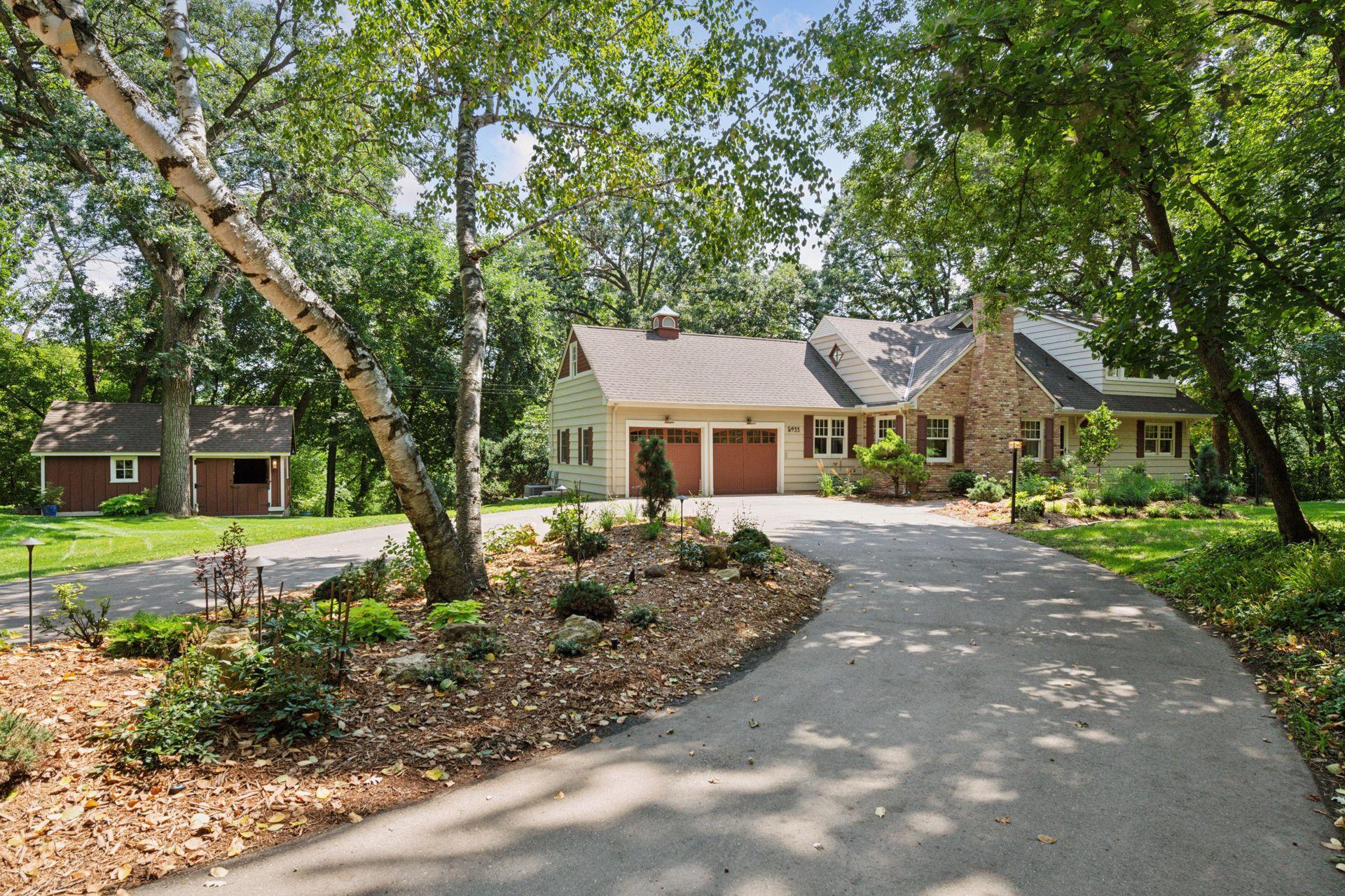 5933 Bell Cir, Minnetonka, MN 55345