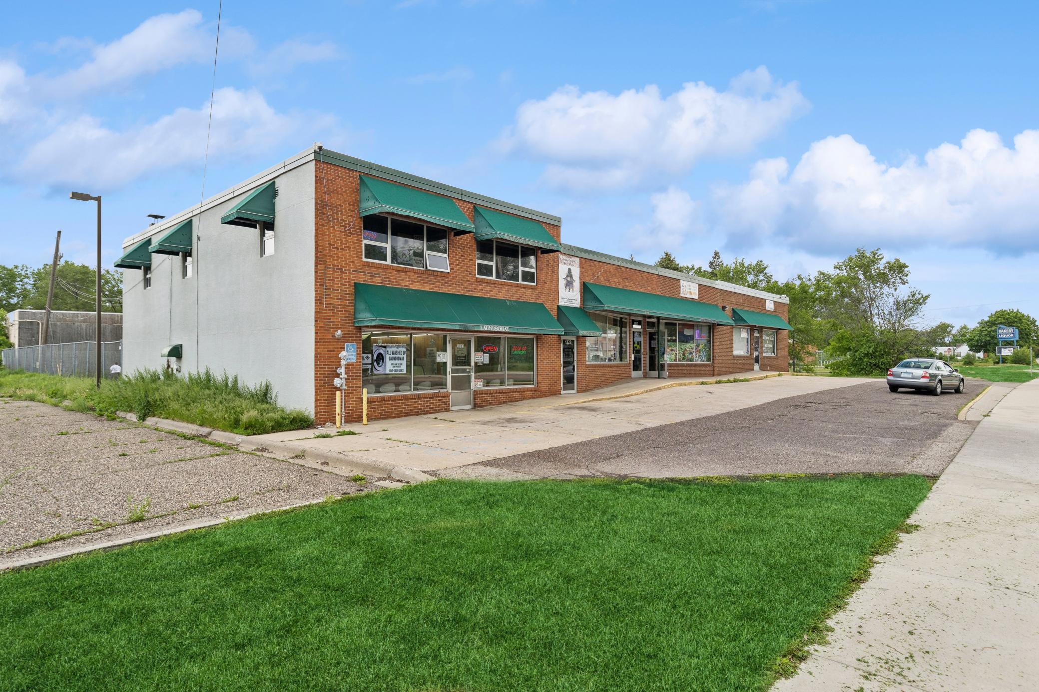 1321 Frost Ave, Maplewood, MN 55109