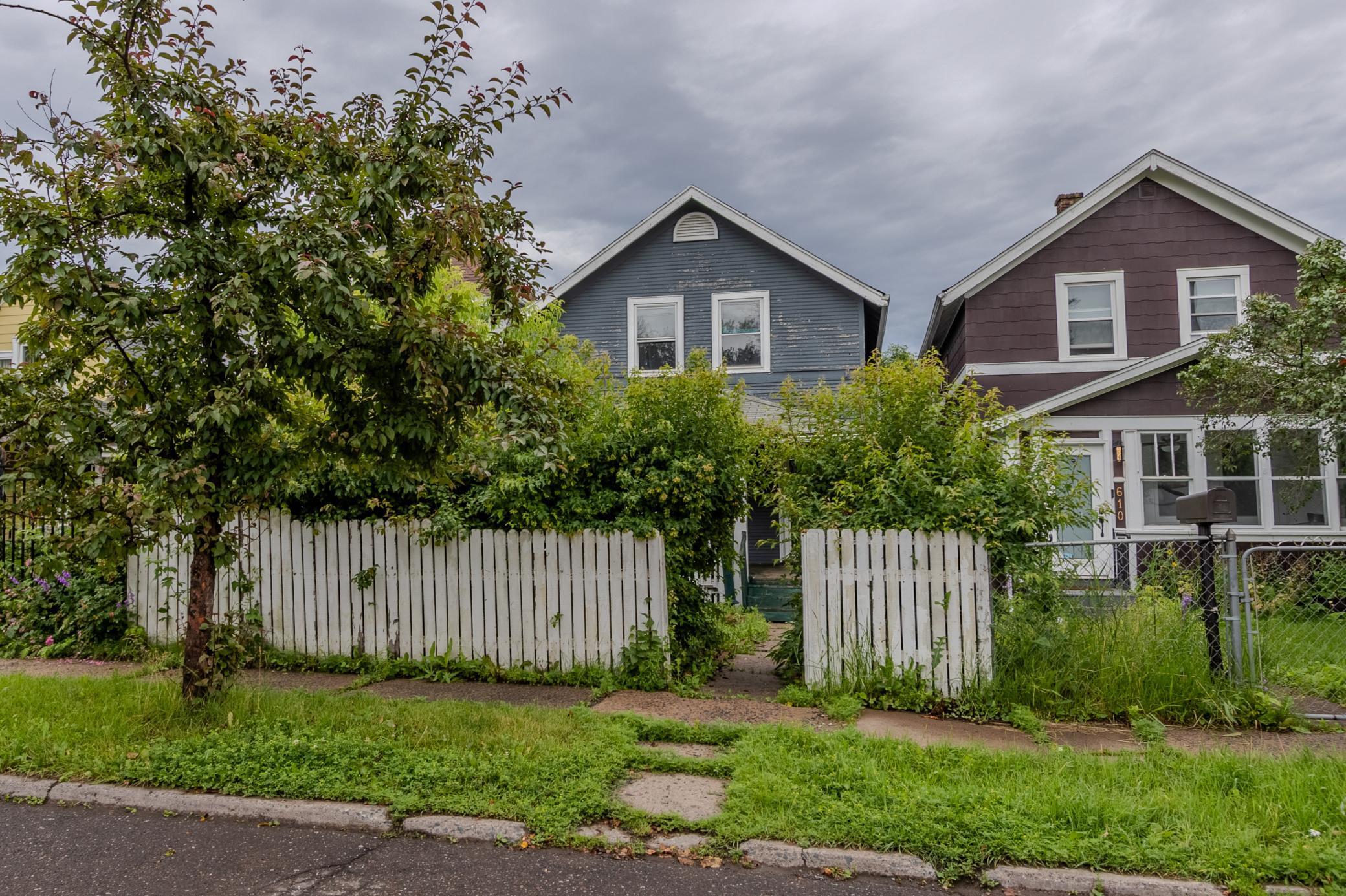 612 E 8th St, Duluth, MN 55805