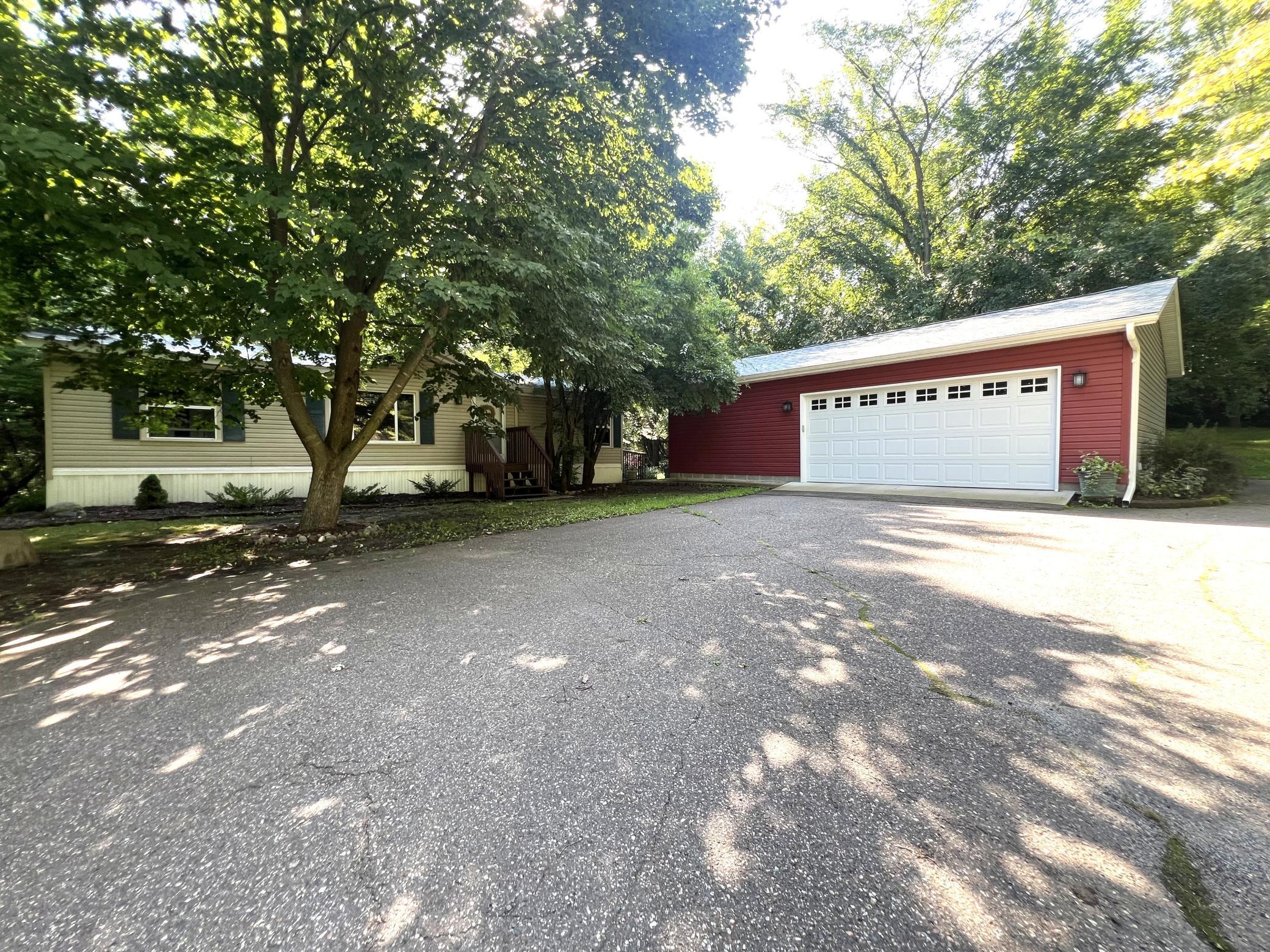 8841 Hamilton Ave NE, Monticello, MN 55362