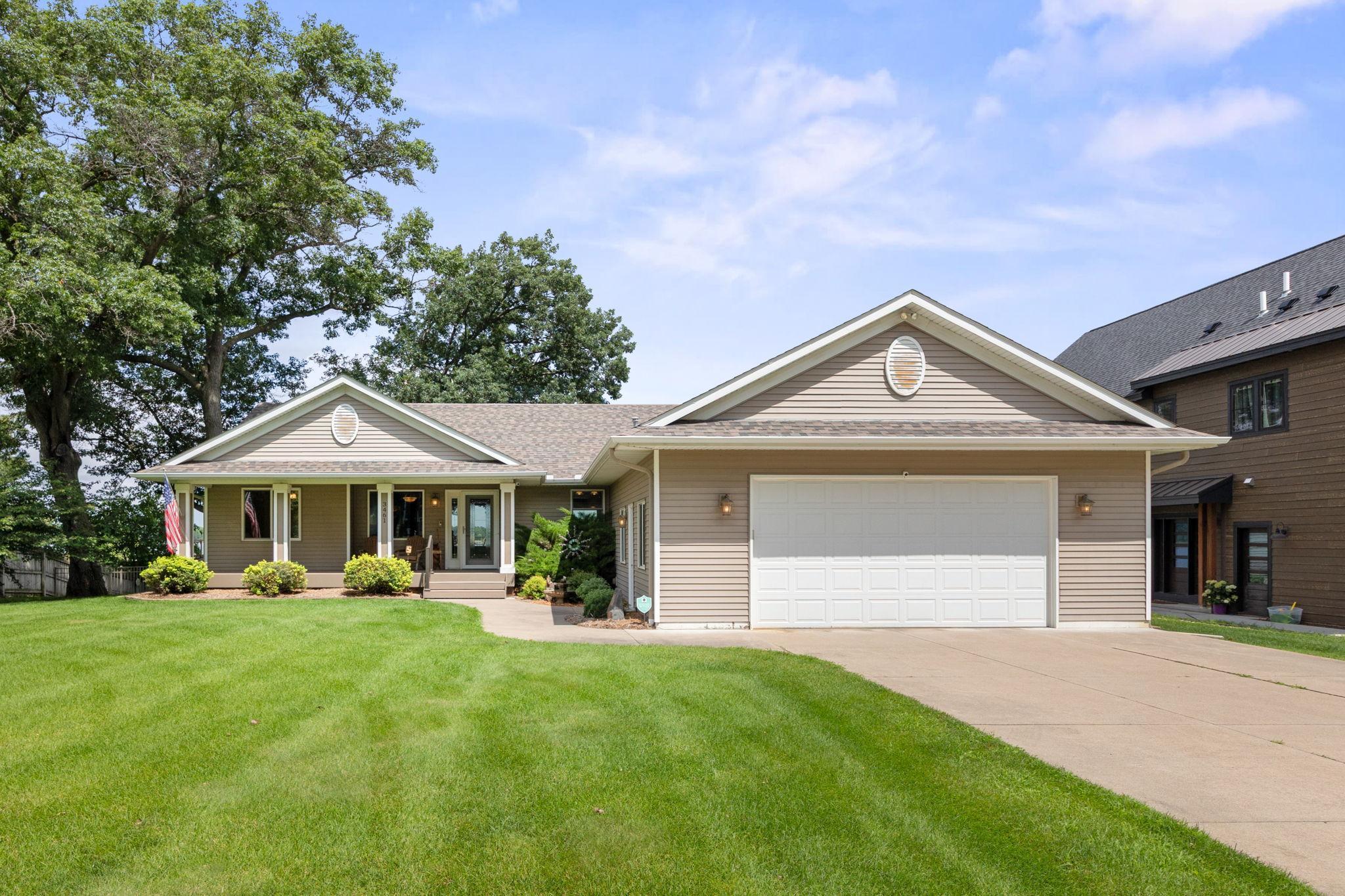 3461 Interlachen Dr NE, Ham Lake, MN 55304