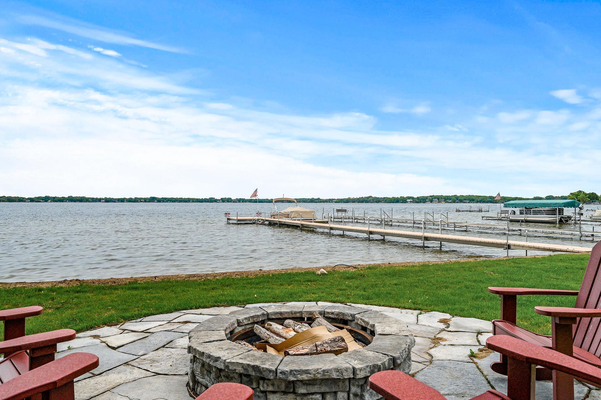 255 South Shore Dr, Forest Lake, MN 55025