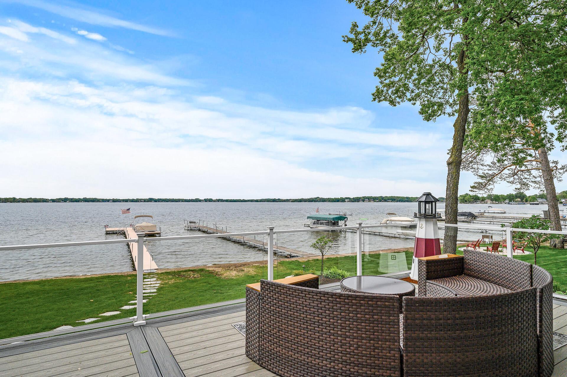255 South Shore Dr, Forest Lake, MN 55025