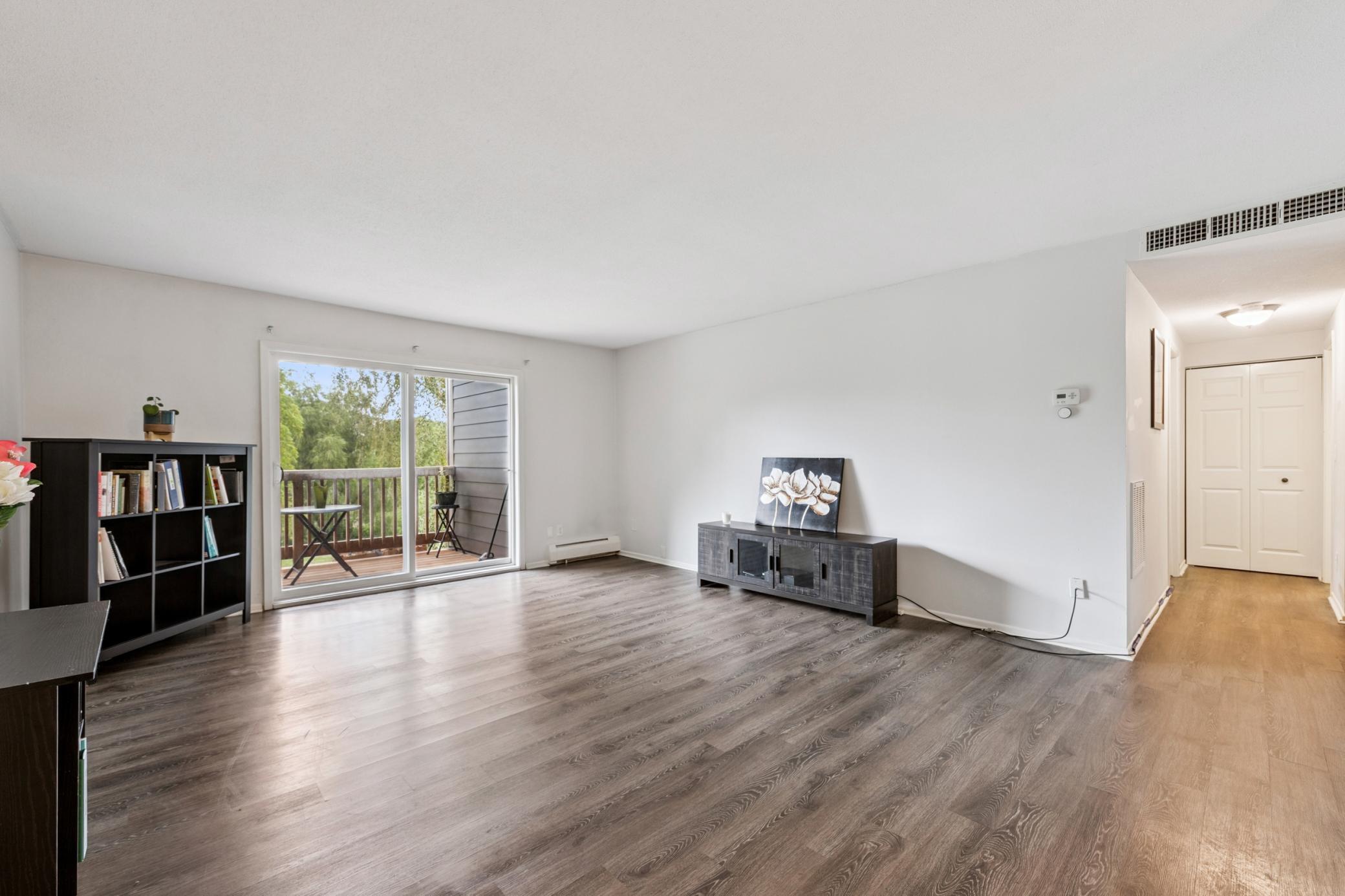450 Ford Rd #223, Saint Louis Park, MN 55426
