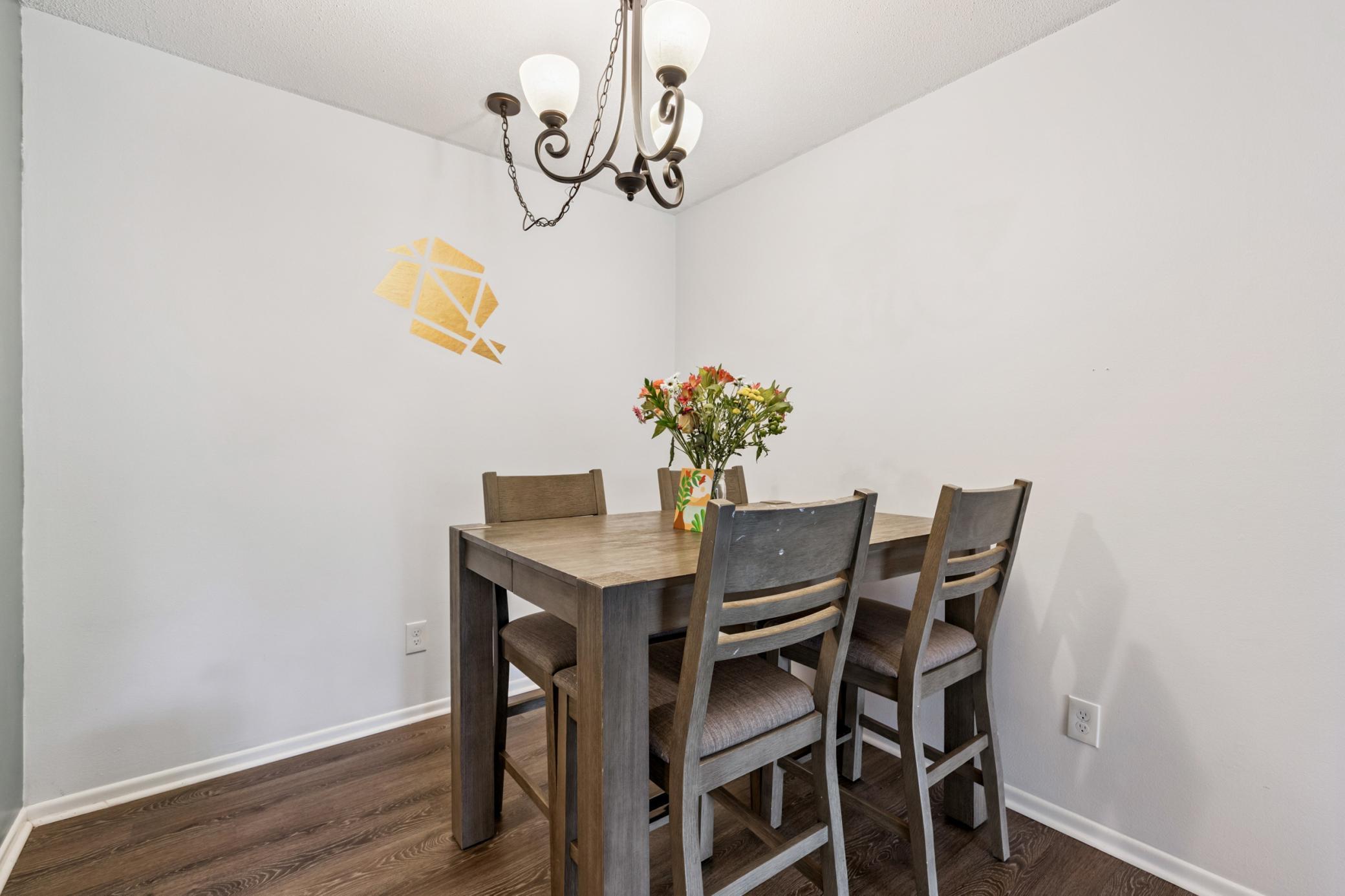 450 Ford Rd #223, Saint Louis Park, MN 55426