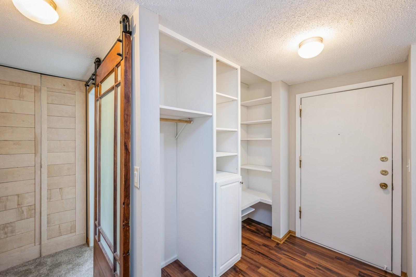 450 Ford Rd #101, Saint Louis Park, MN 55426