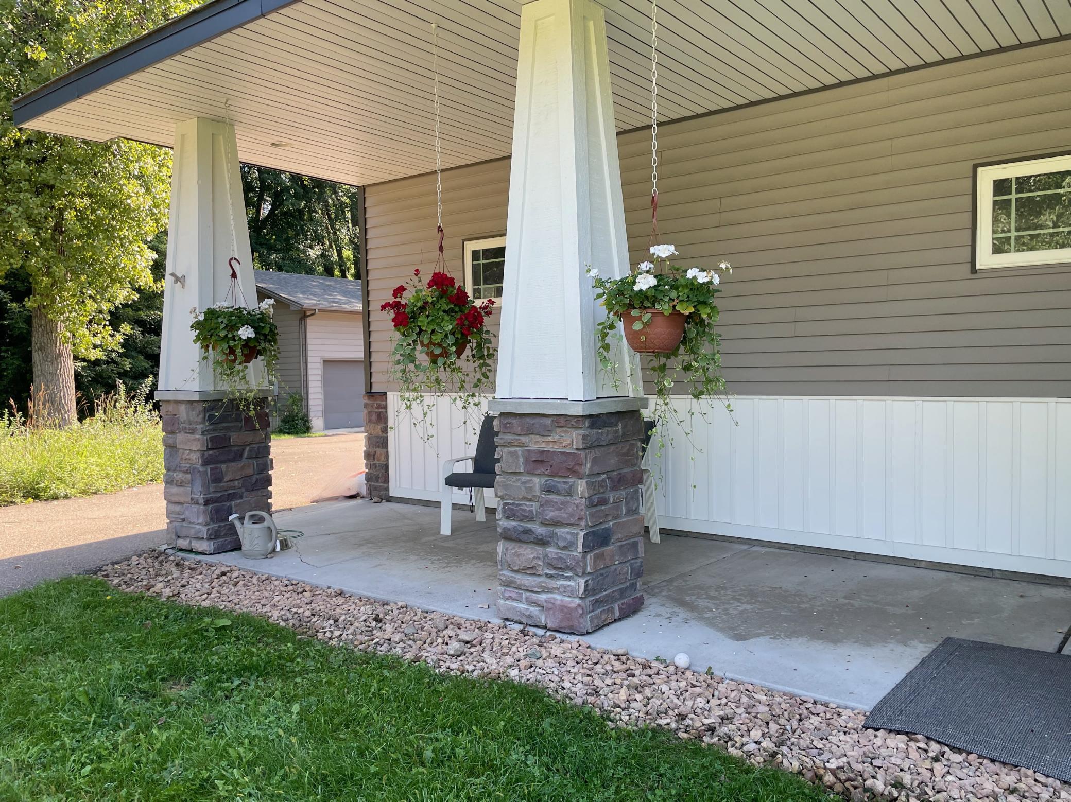 3330 Victoria St N, Shoreview, MN 55126