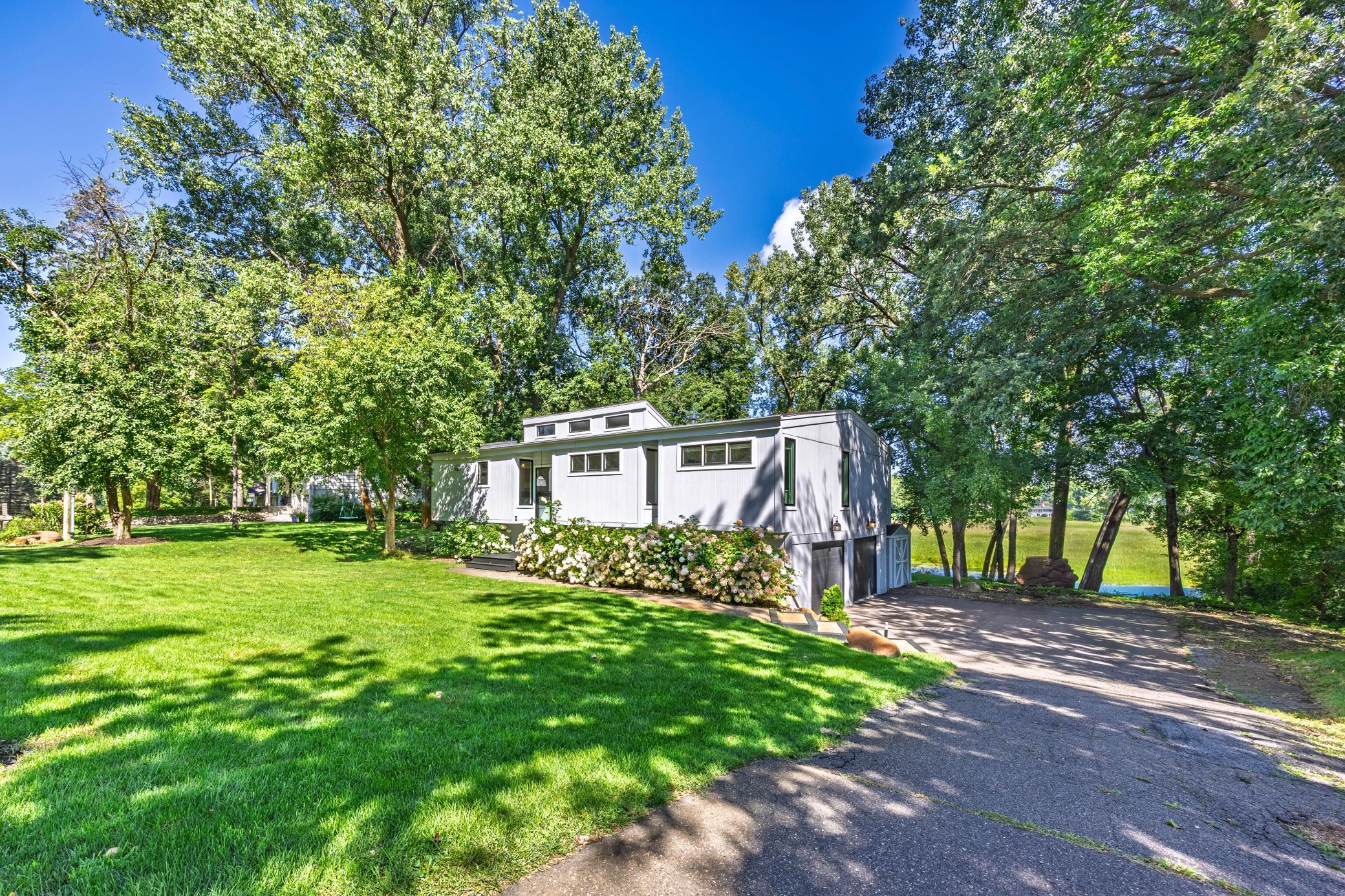 2131 Sheridan Hills Rd, Minnetonka, MN 55391