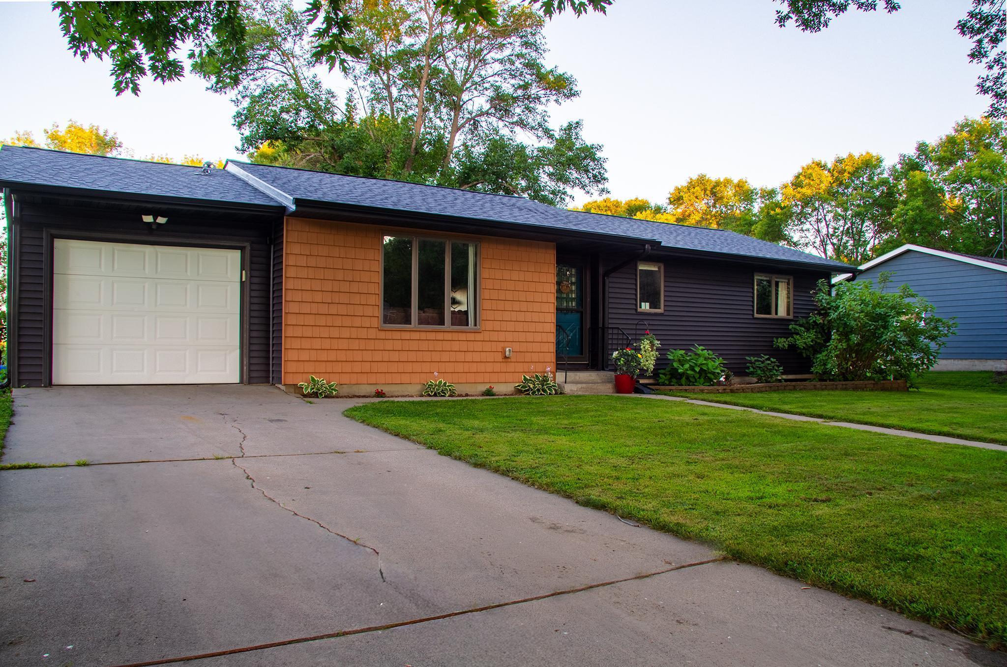 113 5th St S, Raymond, MN 56282