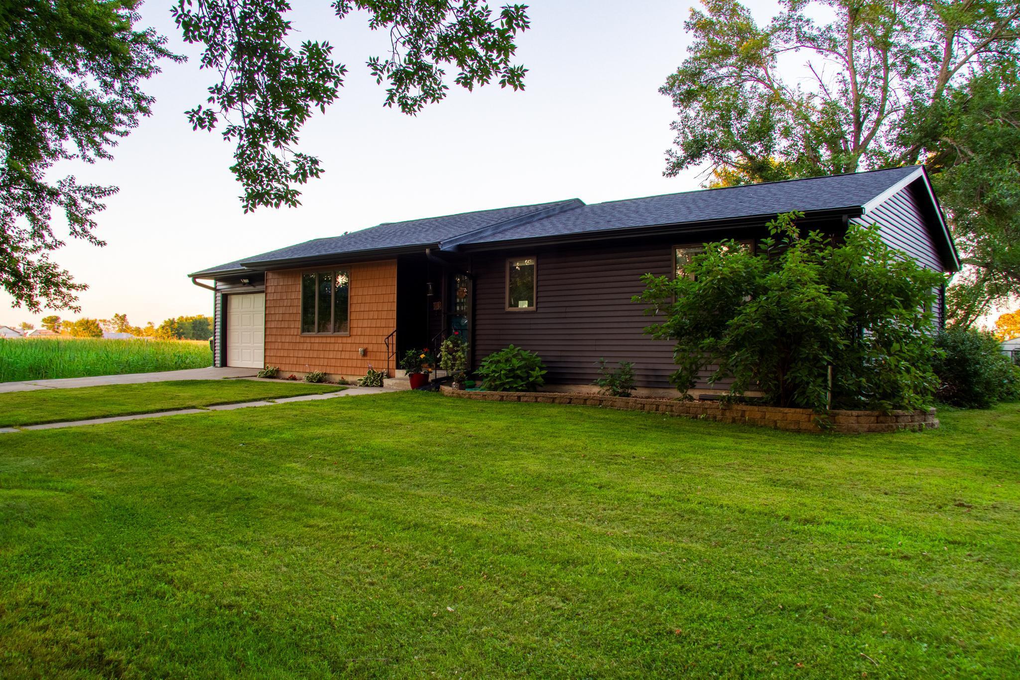 113 5th St S, Raymond, MN 56282