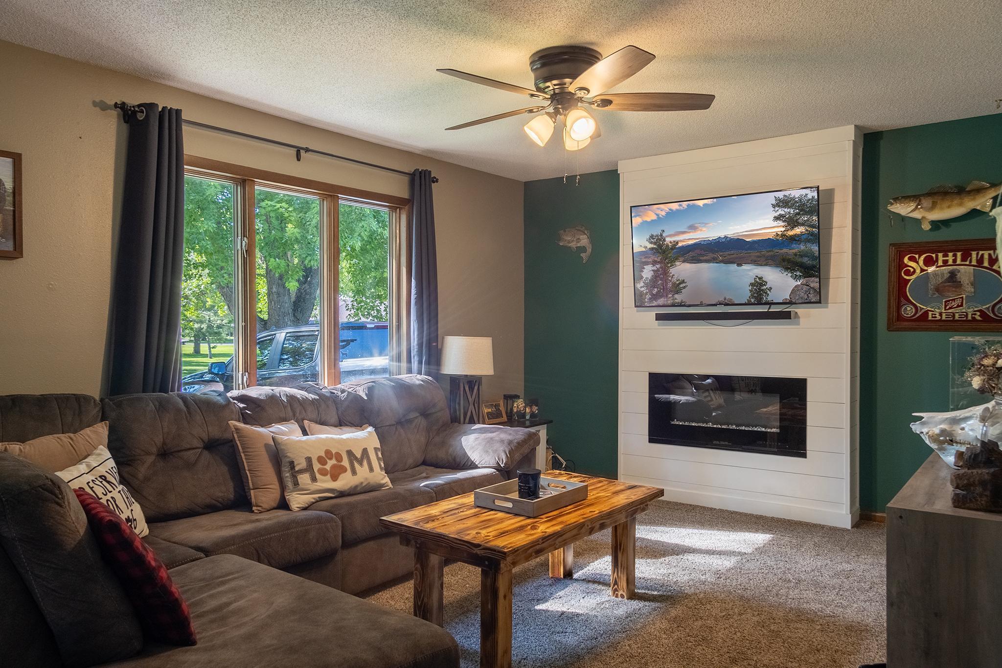 113 5th St S, Raymond, MN 56282