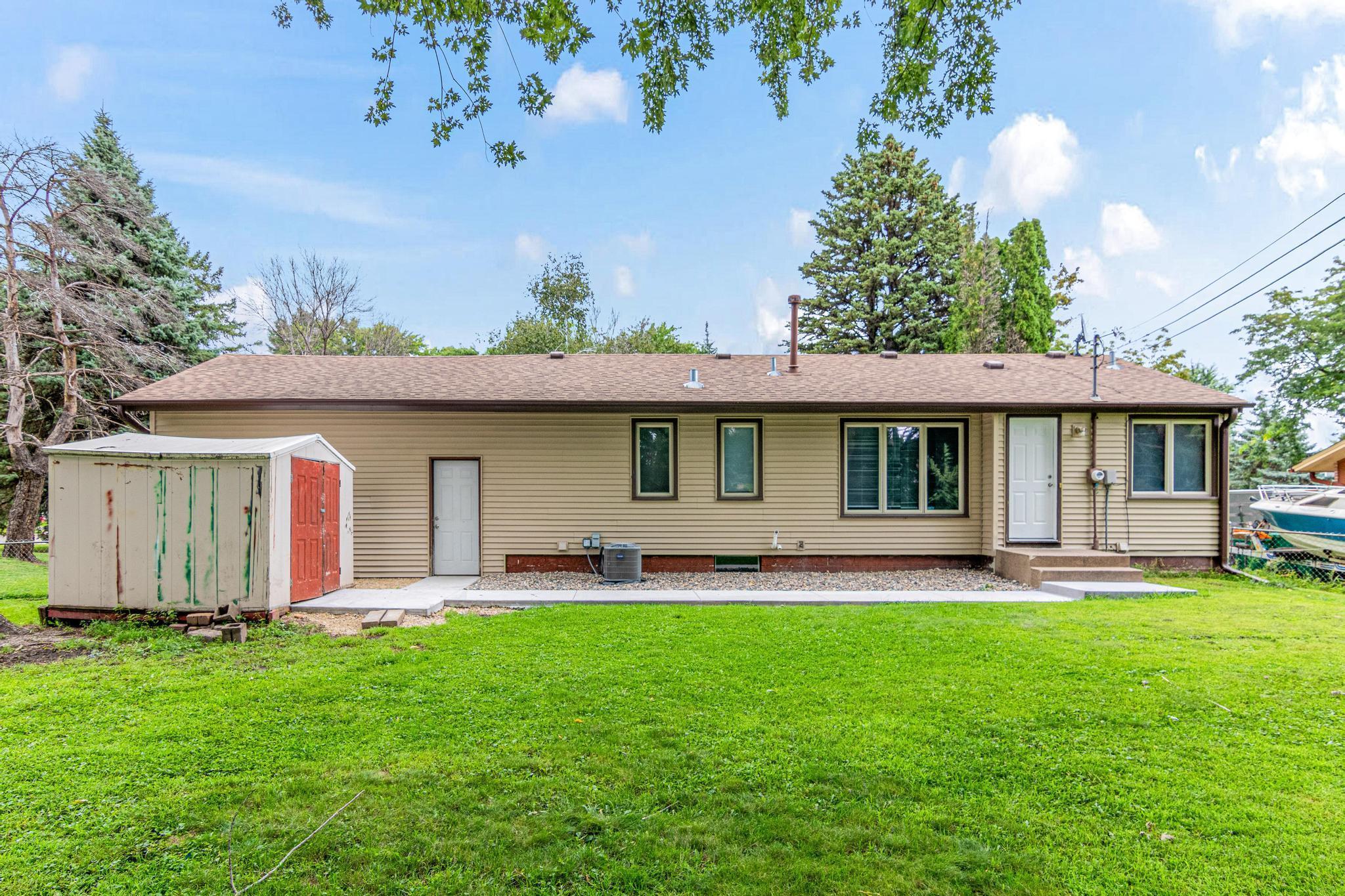 6225 Century Blvd, Brooklyn Park, MN 55429