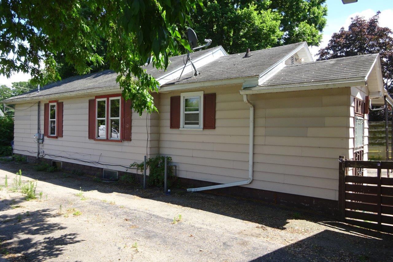 1305 La Crescent St, La Crosse, WI 54603