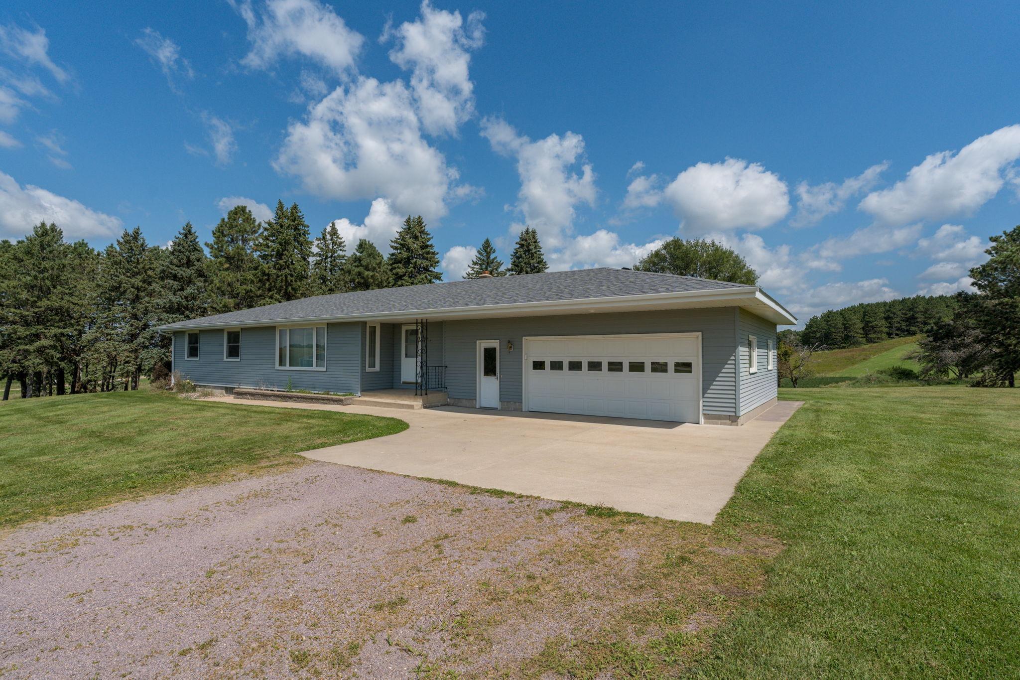 39321 141st Ave, Montgomery, MN 56069