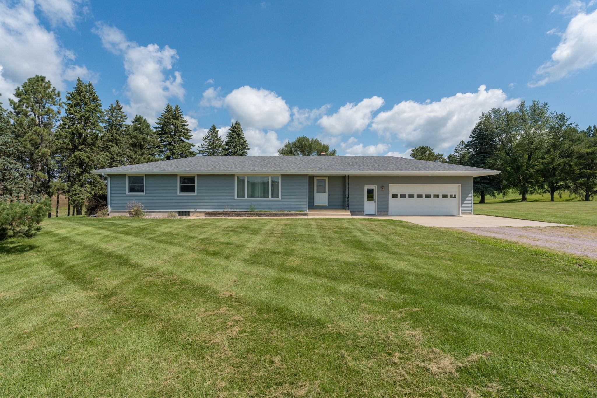 39321 141st Ave, Montgomery, MN 56069