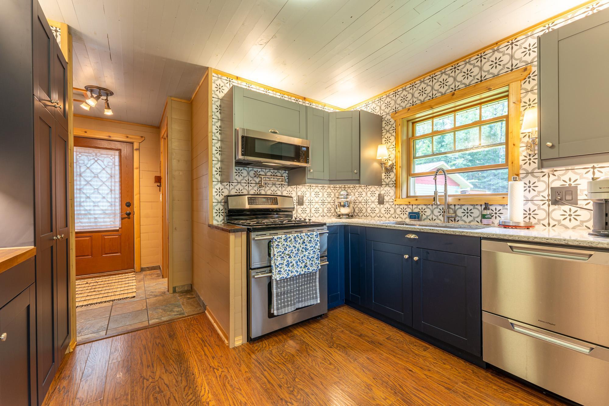 6149 Powers Rd, Hibbing, MN 55746